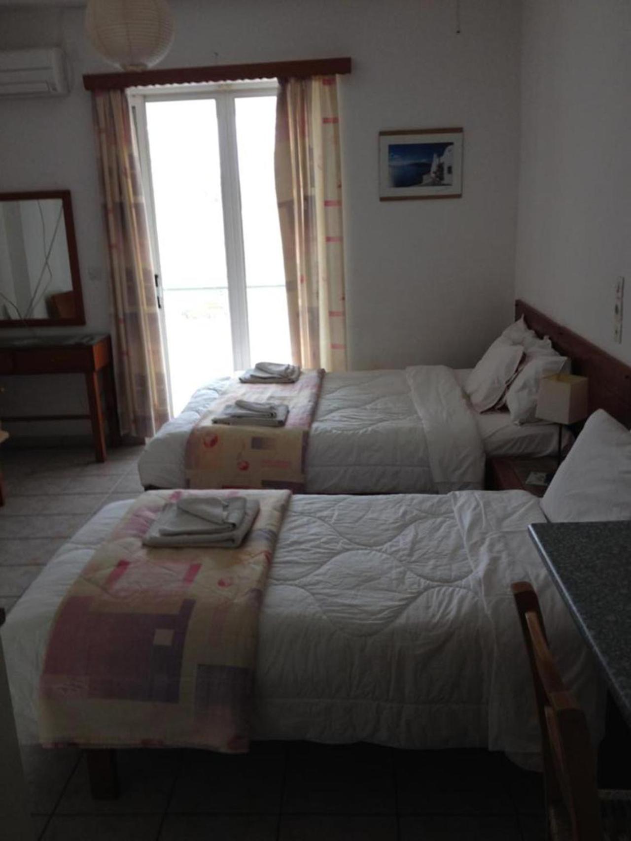 Studio (3 Adults)
