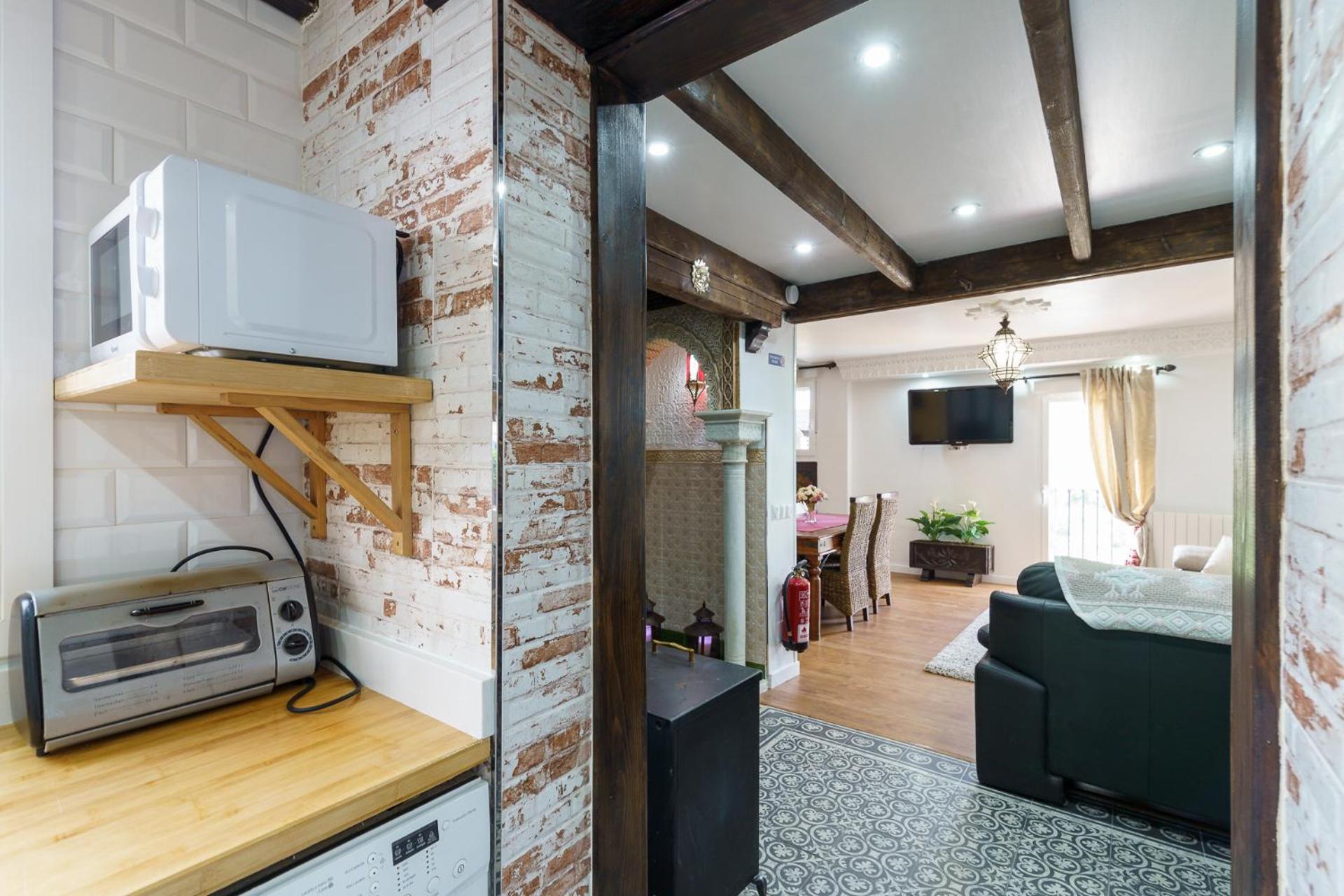 Three-Bedroom Apartment - Photo 11