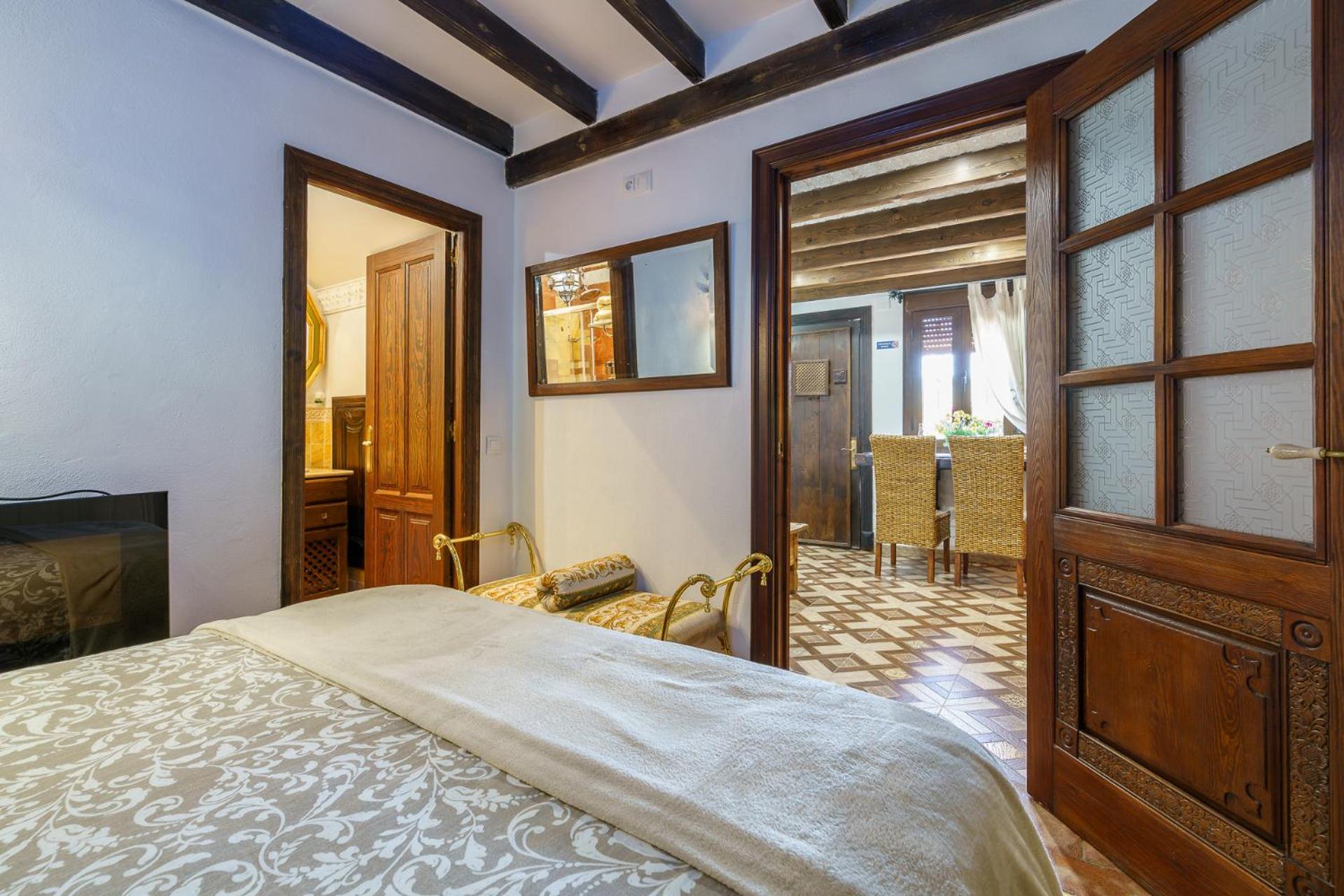 One-Bedroom Apartment - Photo 15