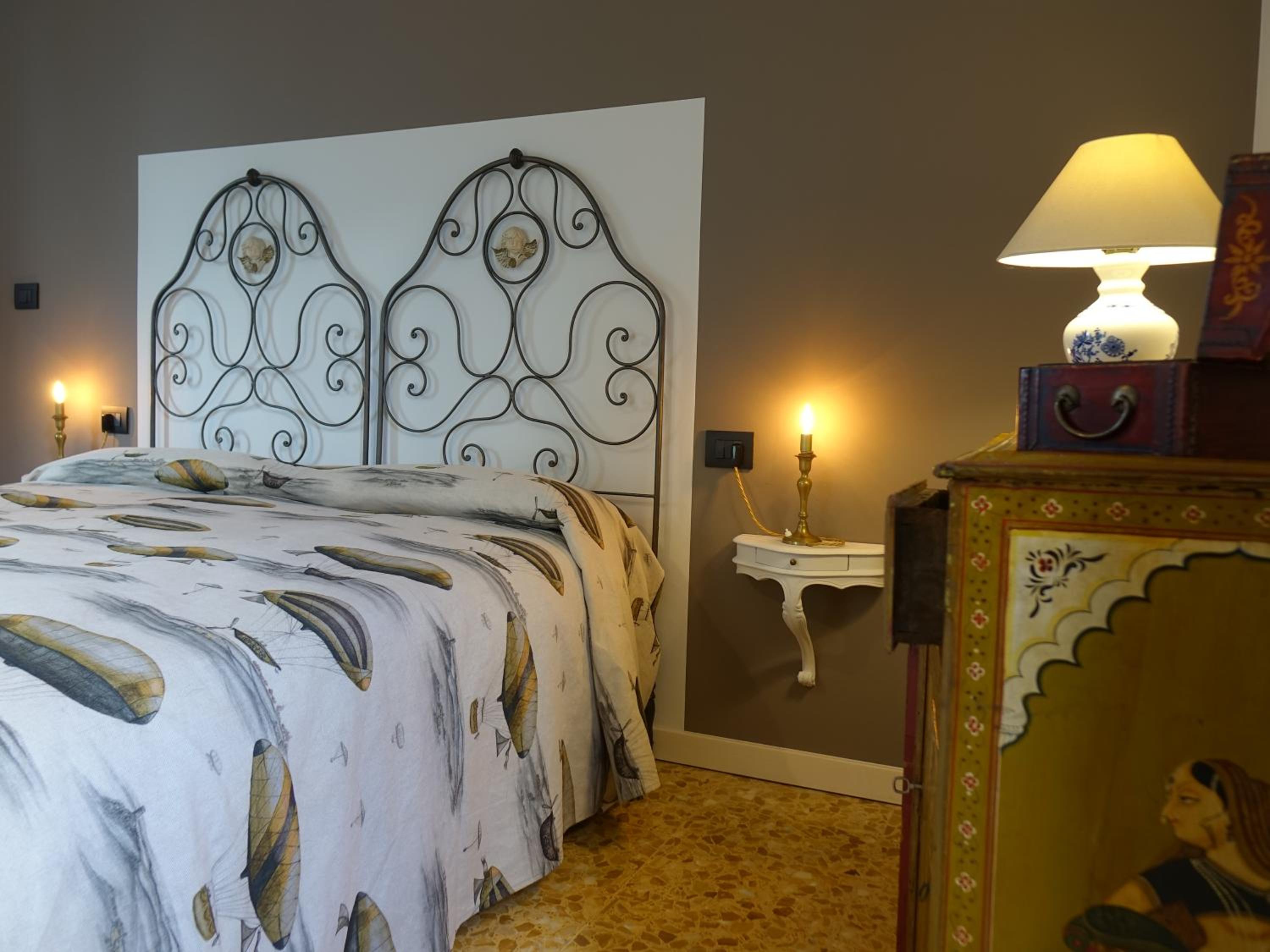 Double Room - Photo 6