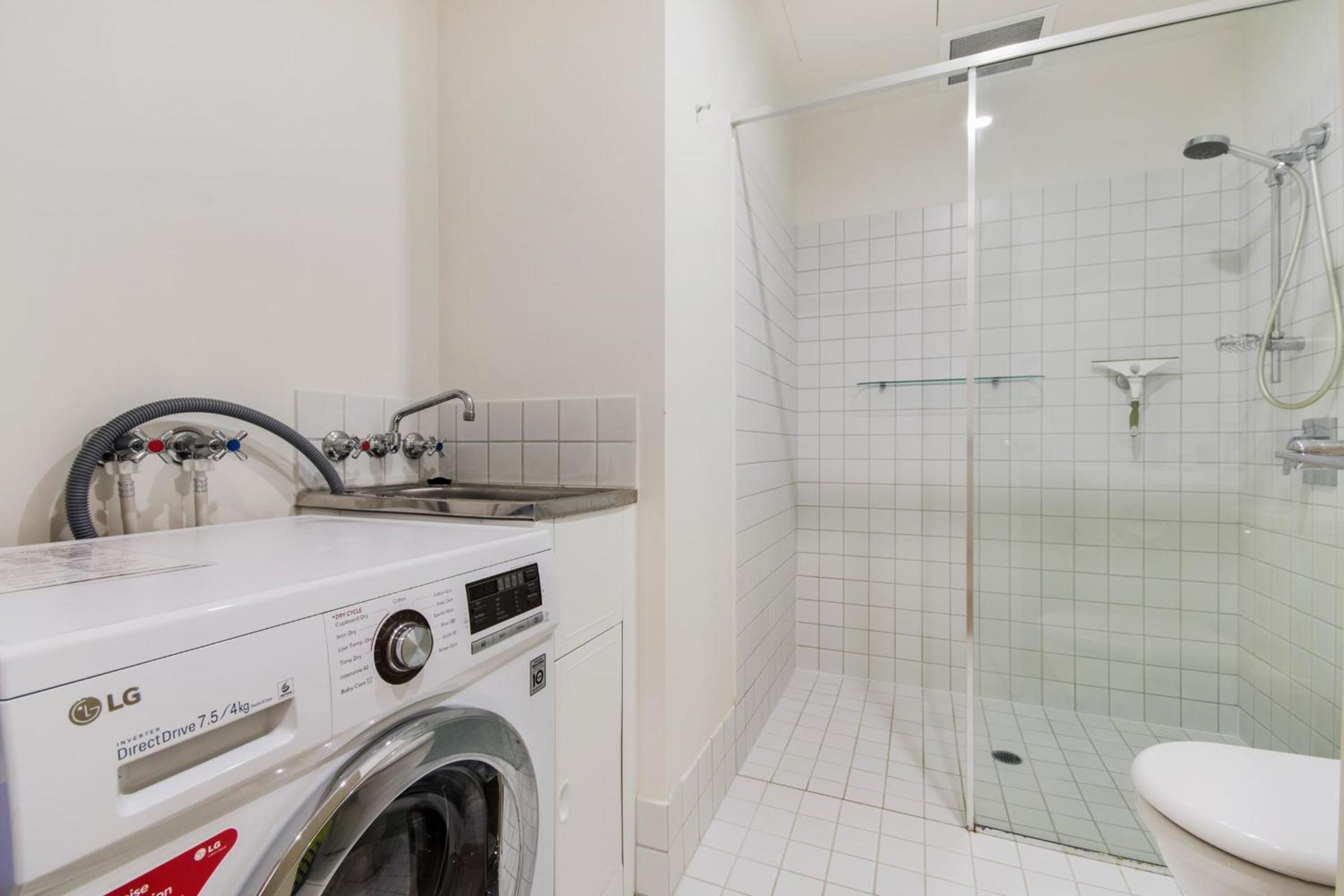 2 Bedroom Apartment - Photo 18