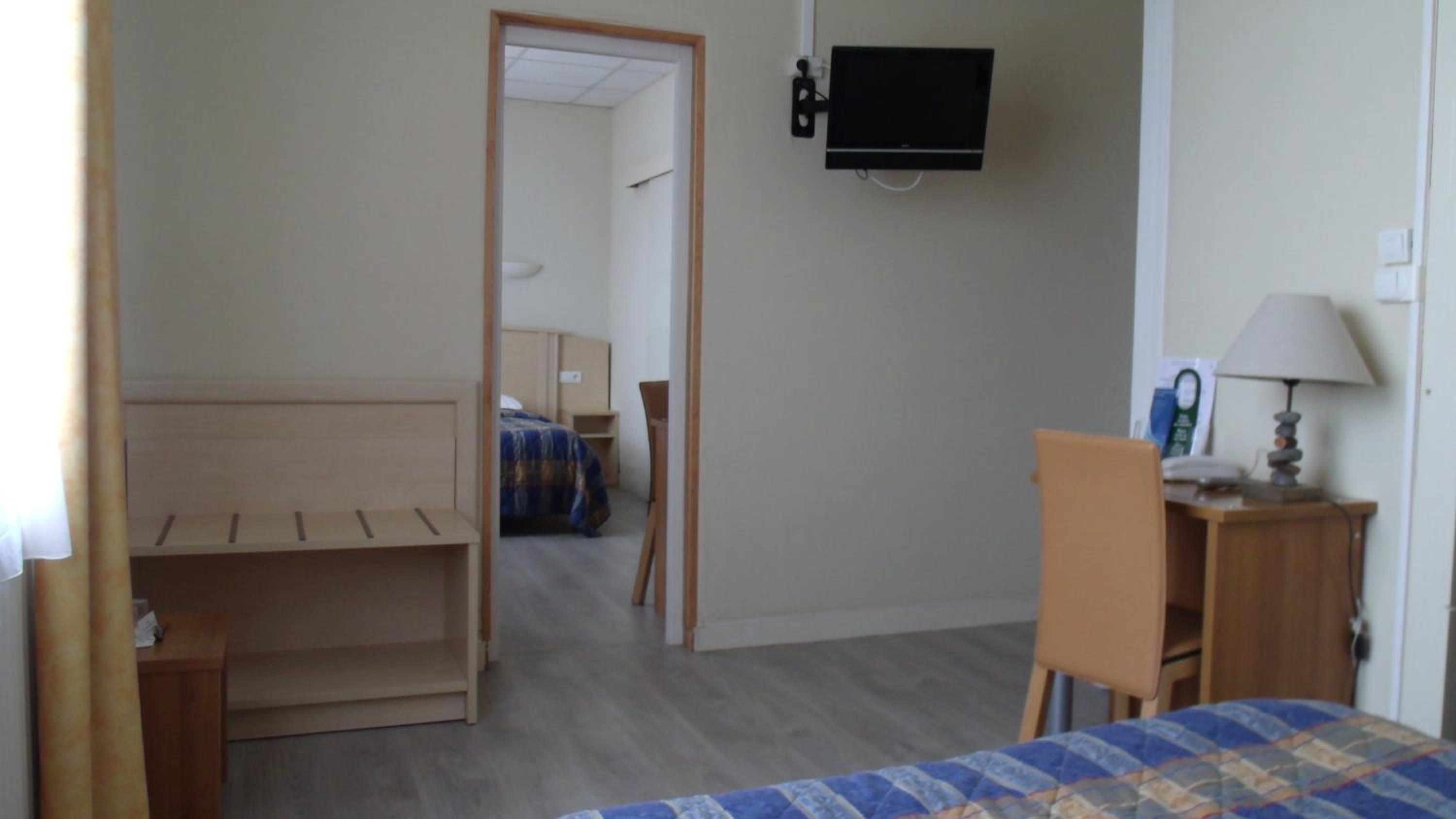 Family Room (4 people) photo 2