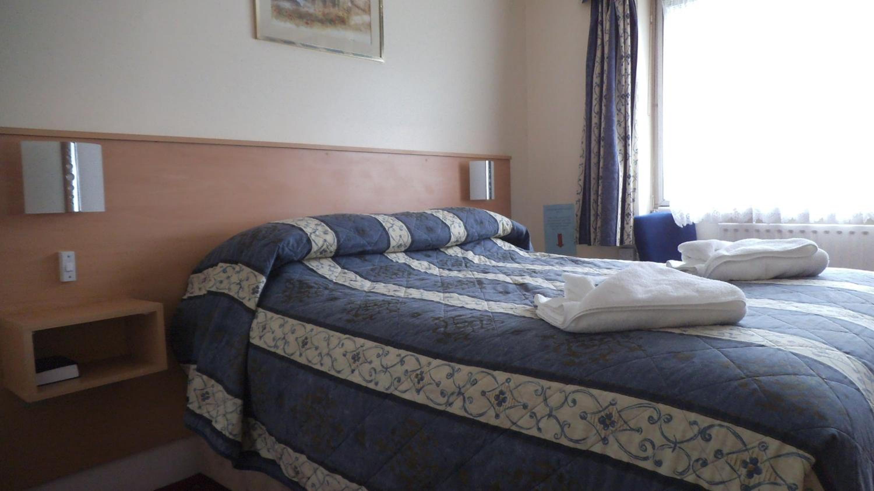 Double Room - Photo 3