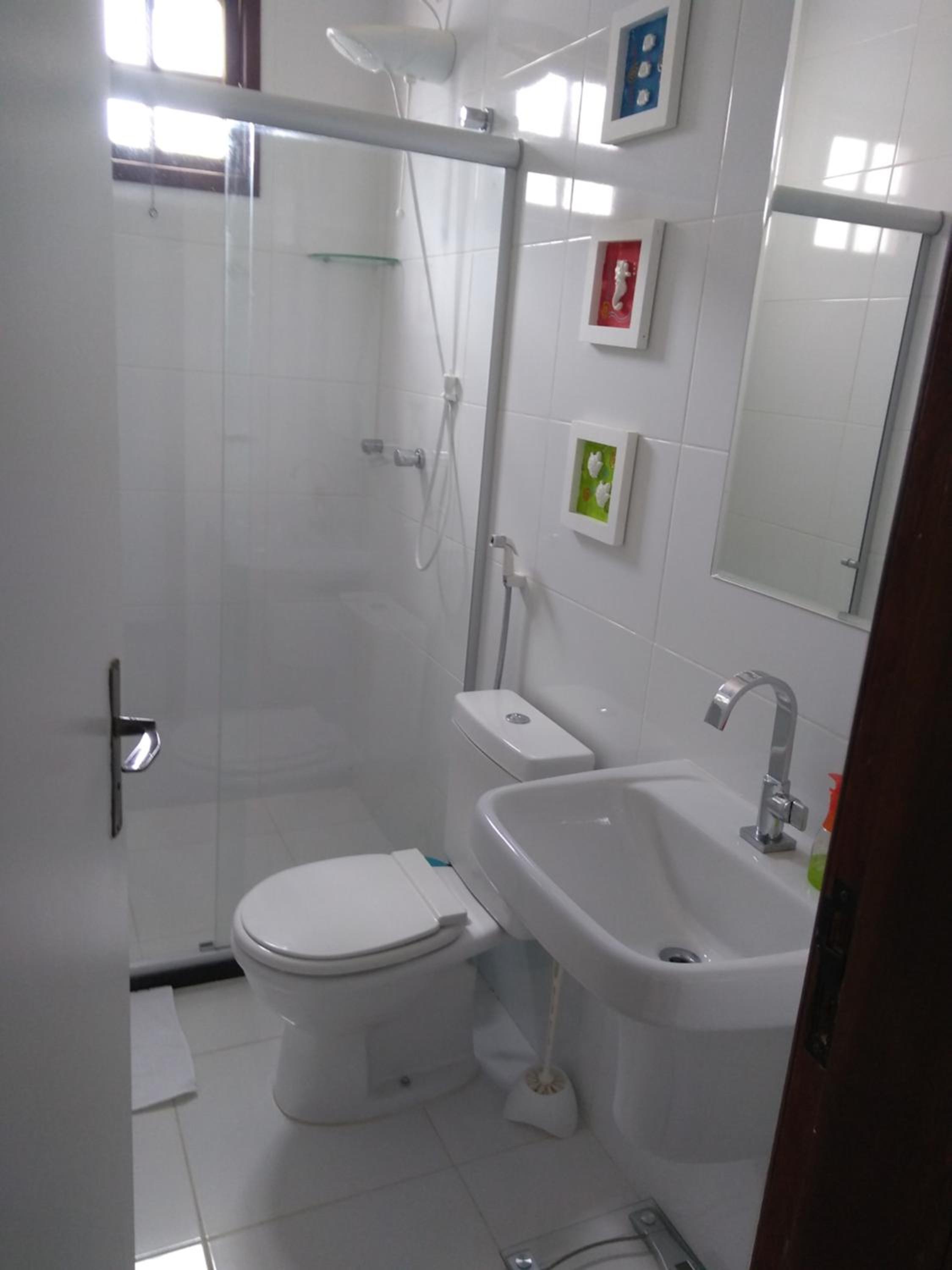 Five-Bedroom House photo 3