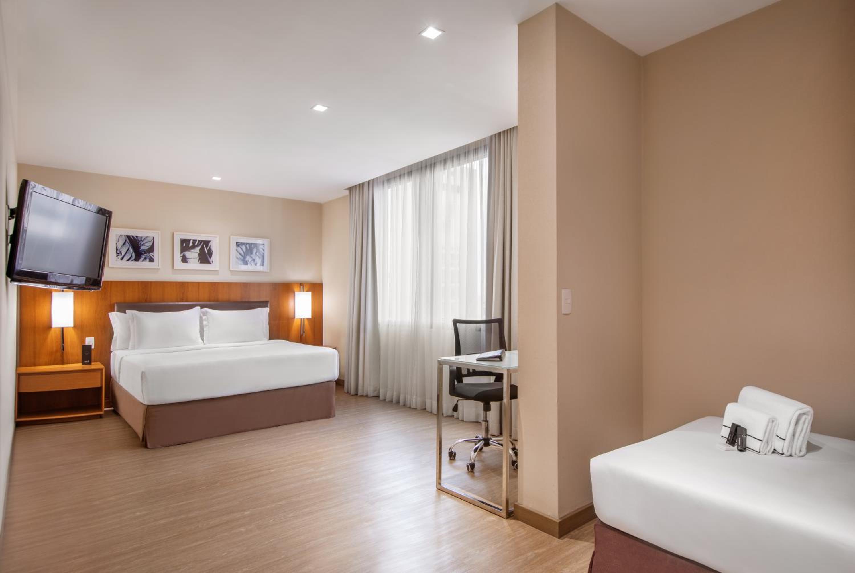 Two-Bedroom Suite thumbnail 5