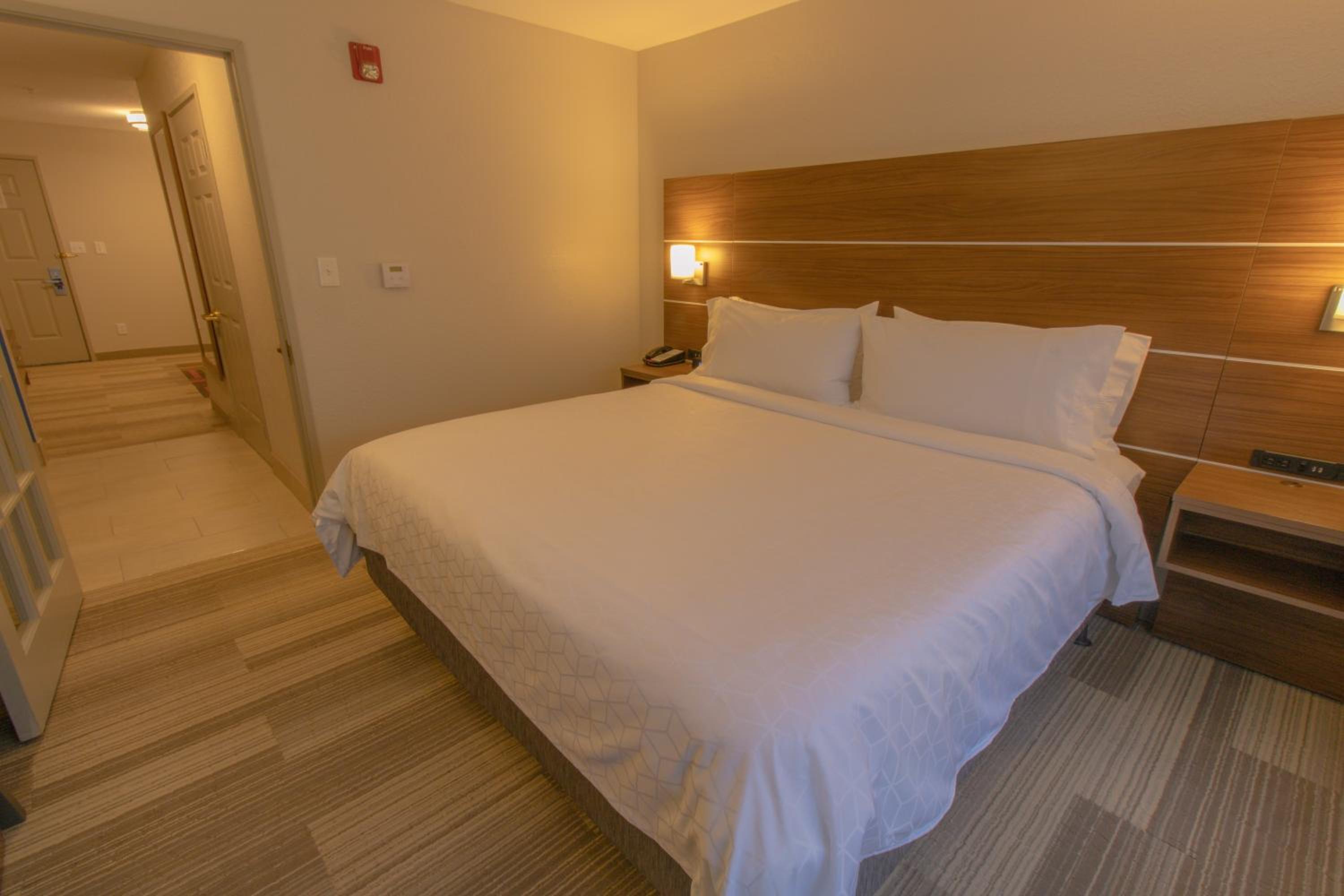 King Suite - Photo 3