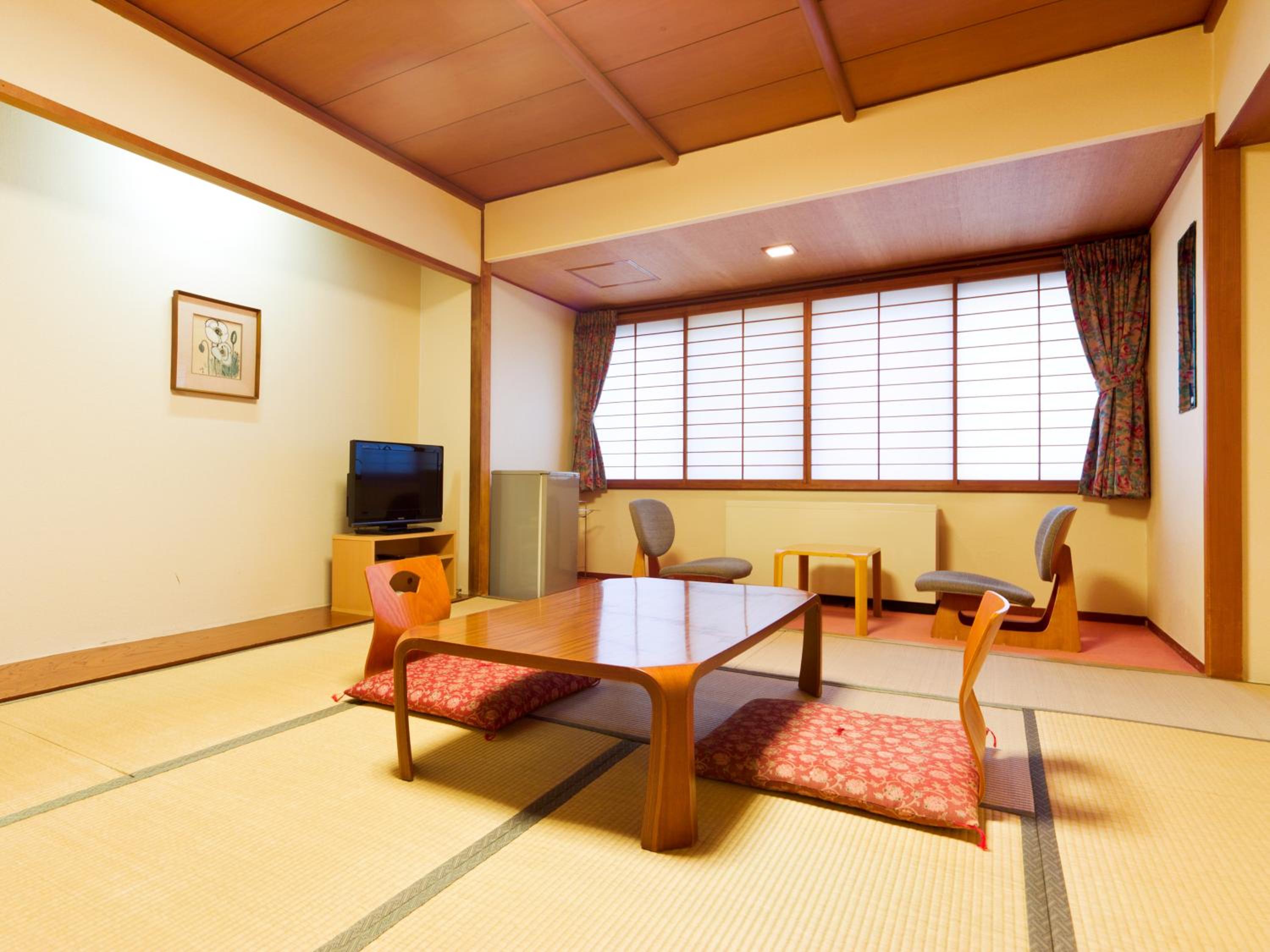 Standard Japanese-Style Room - Non-Smoking (West Bld) - Breakfast + Special Kaiseki Dinner At Japanese Restaurant - Photo 1