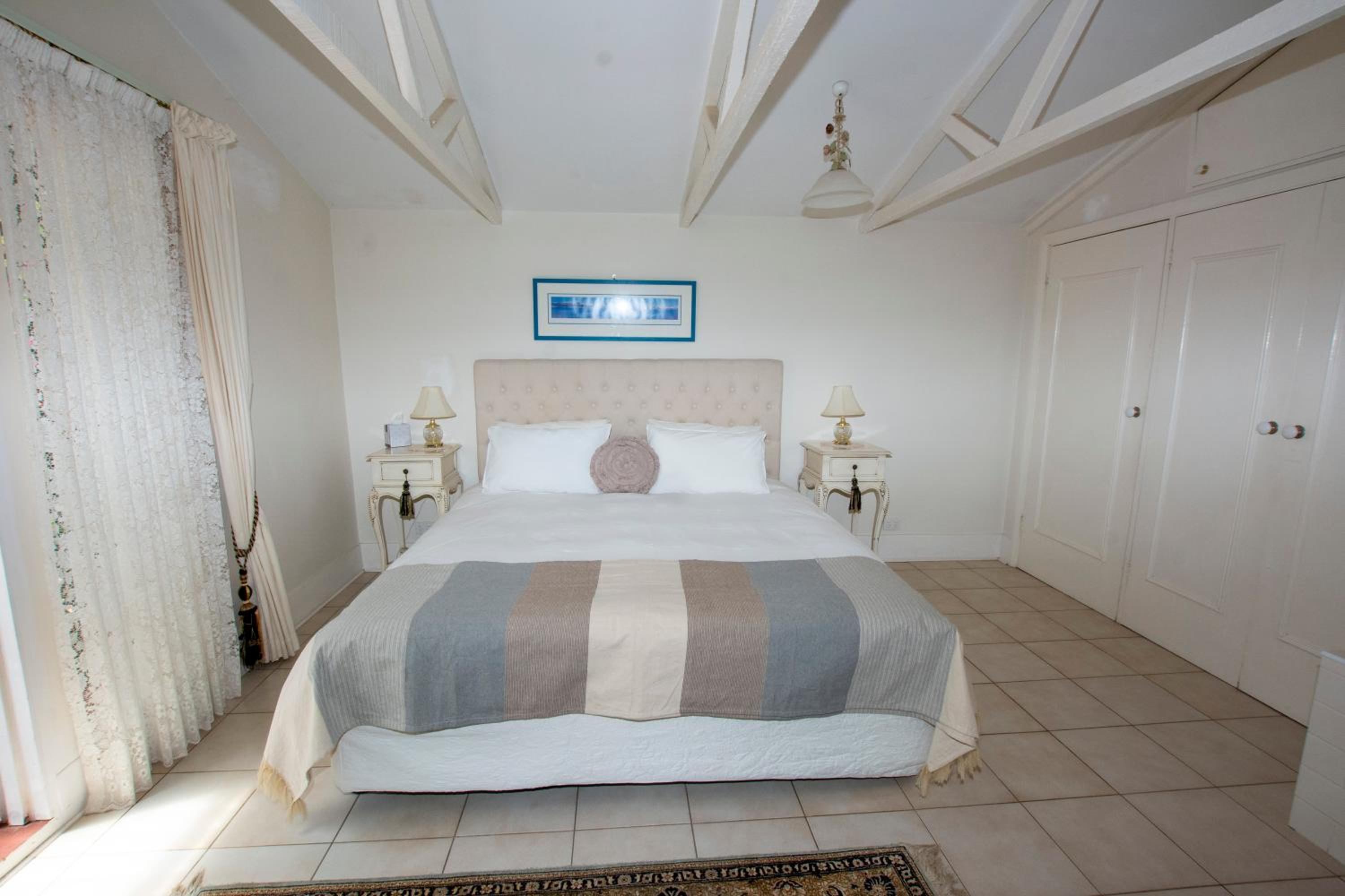 The Summer King Suite with Spa Bath - Photo 2