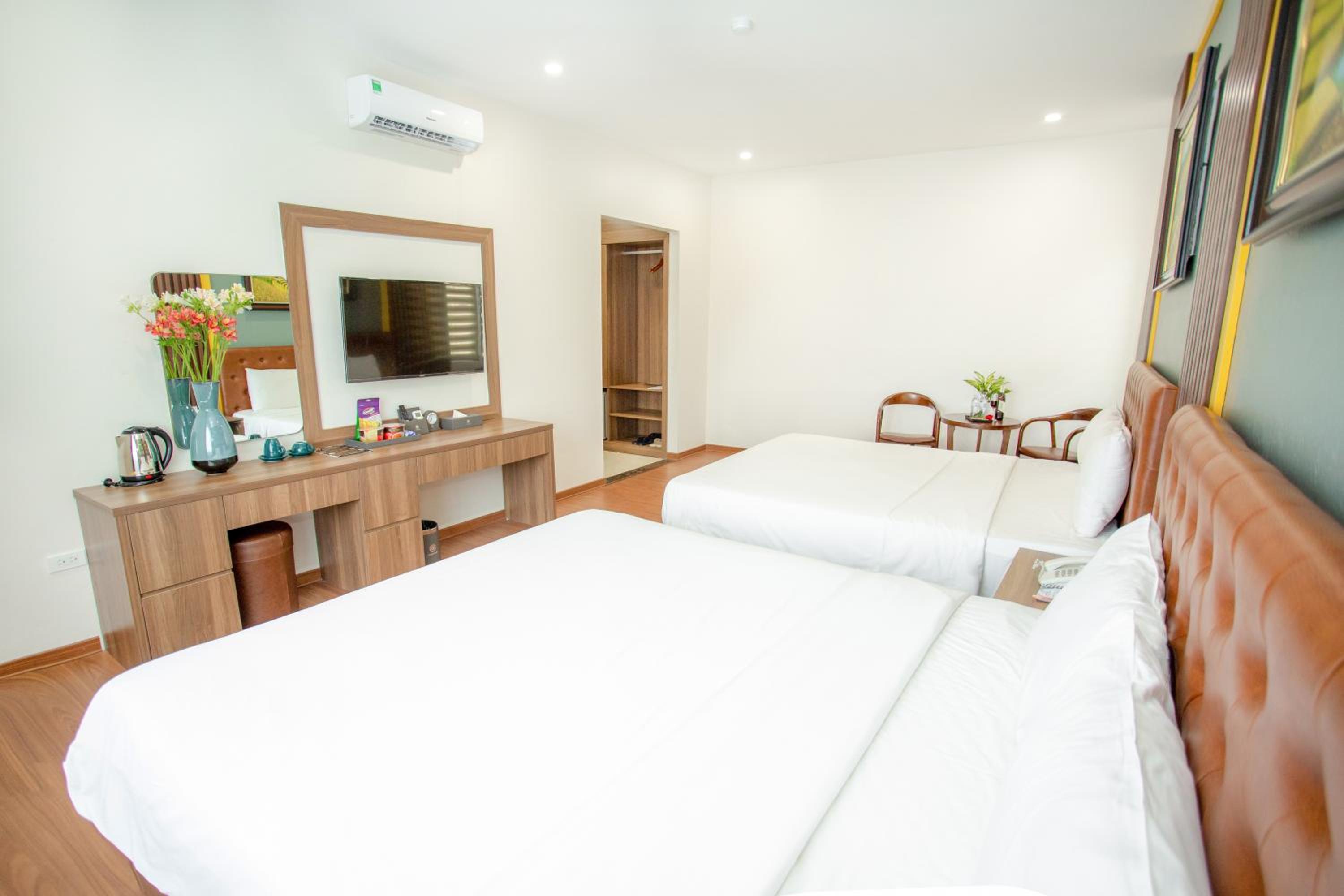 Twin Room with View