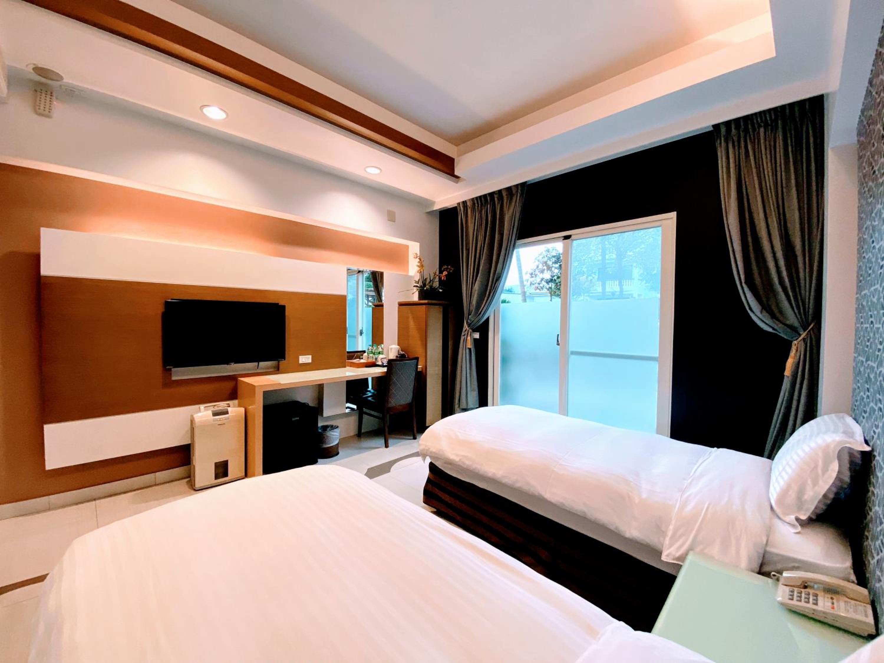 Standard Twin Room photo 2