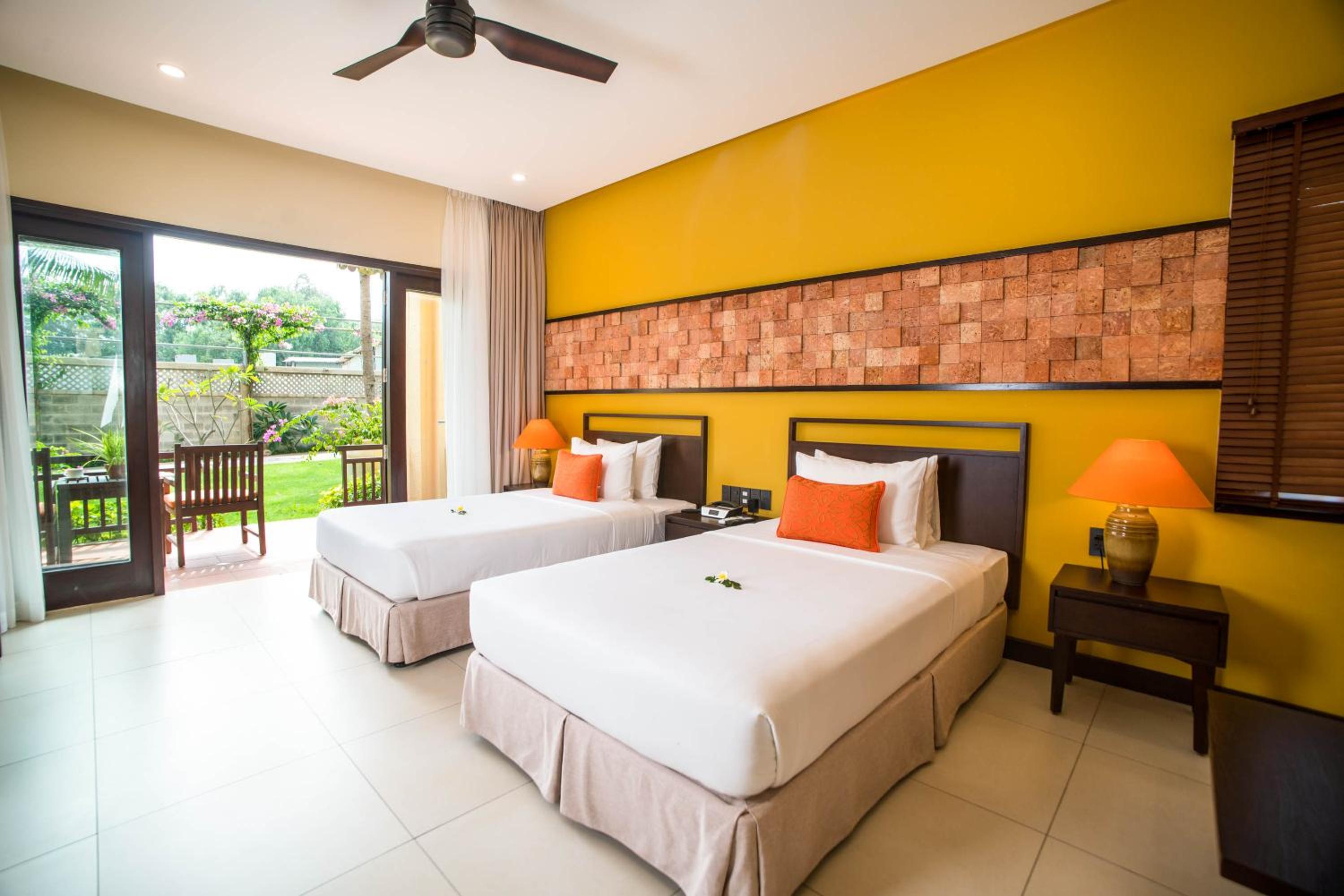 Comfort Double Room with Balcony - Complimentary Mini-bar in room thumbnail 6