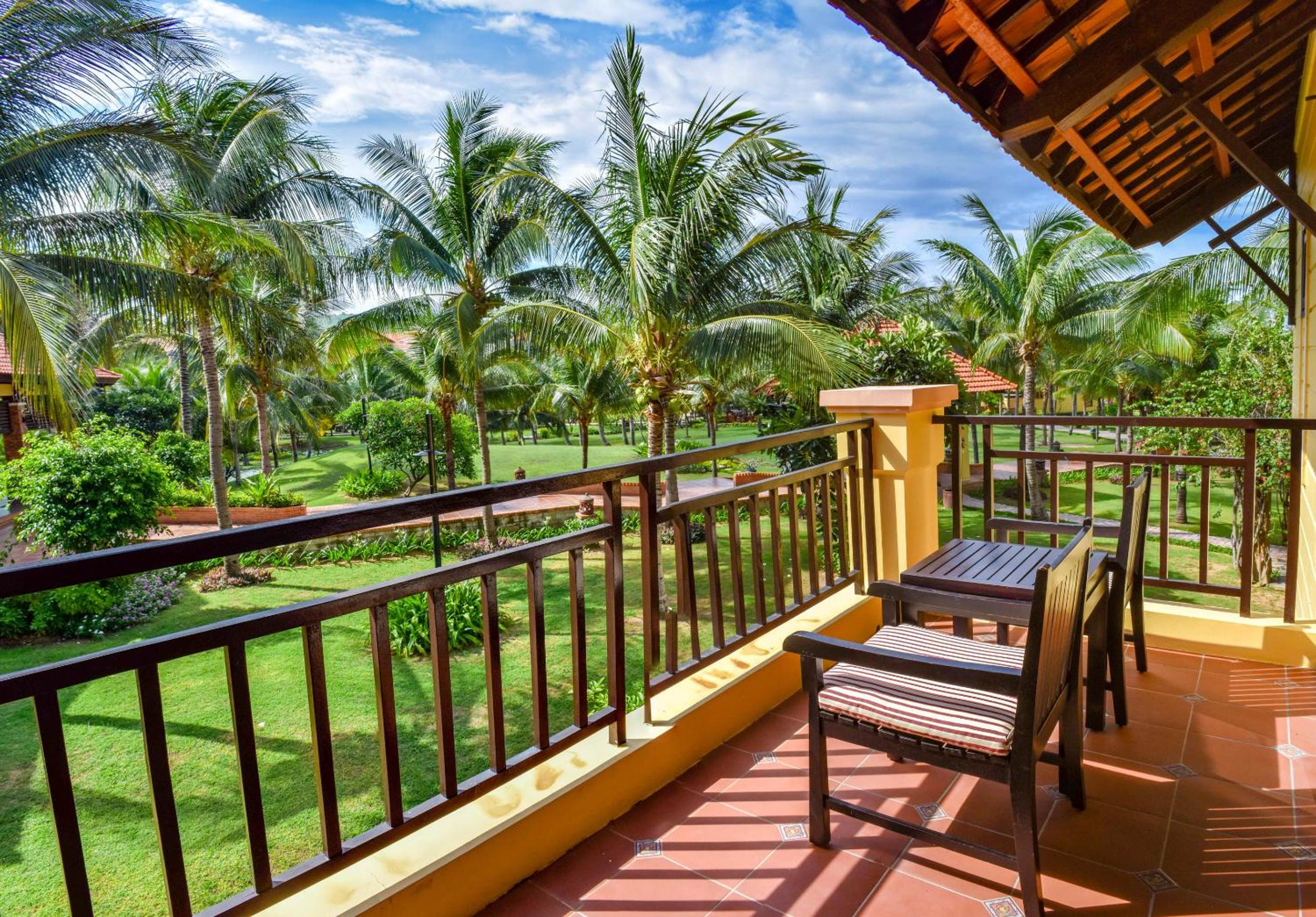 Executive Suite with Balcony - Complimentary Mini-bar in room