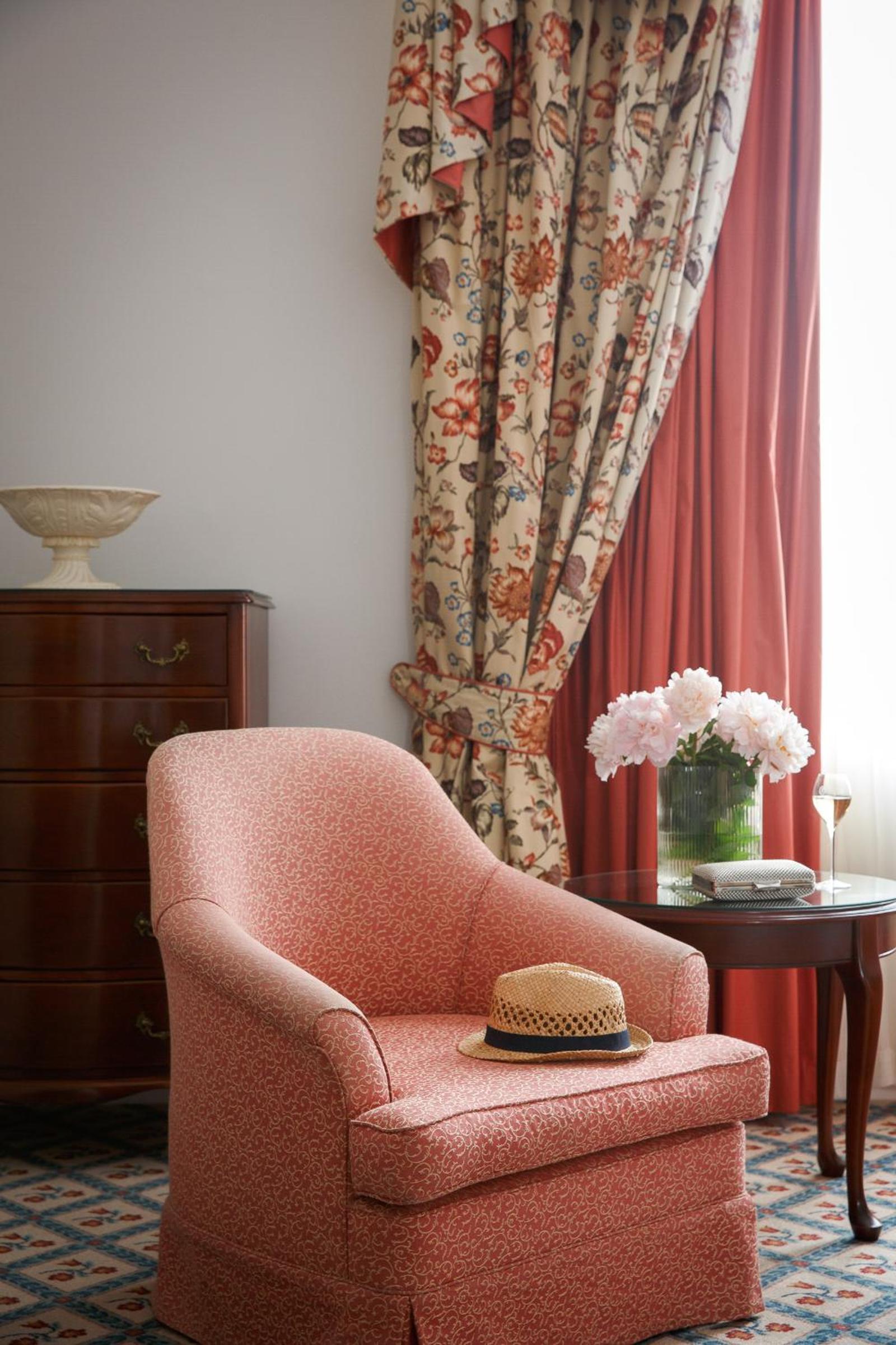 Windsor Suite - Photo 4