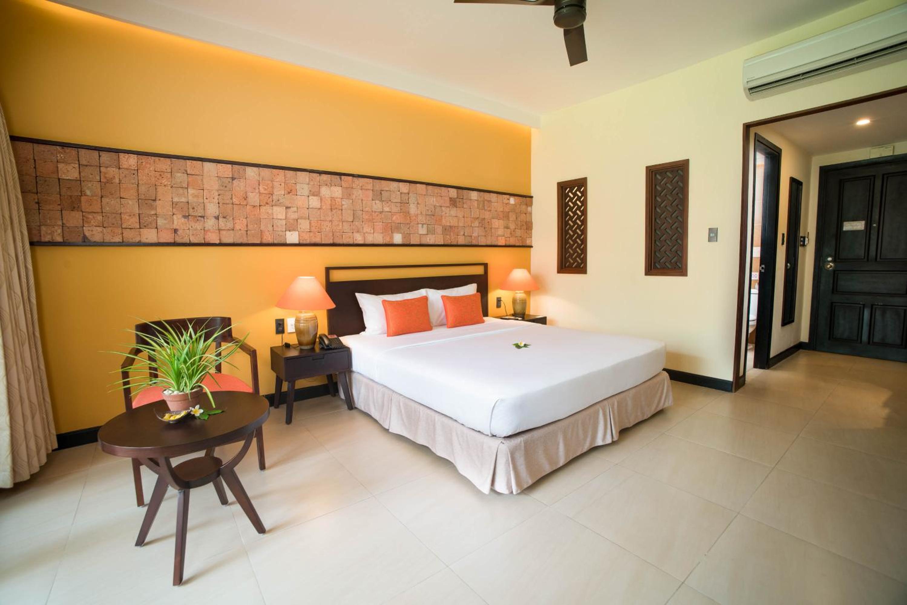 Standard Double Room with Balcony - Complimentary Mini-bar in room thumbnail 5