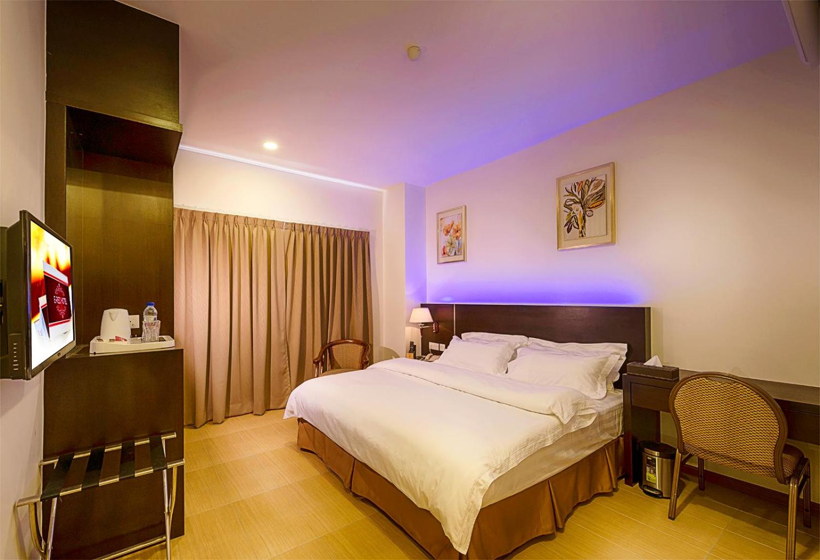 Deluxe King Room