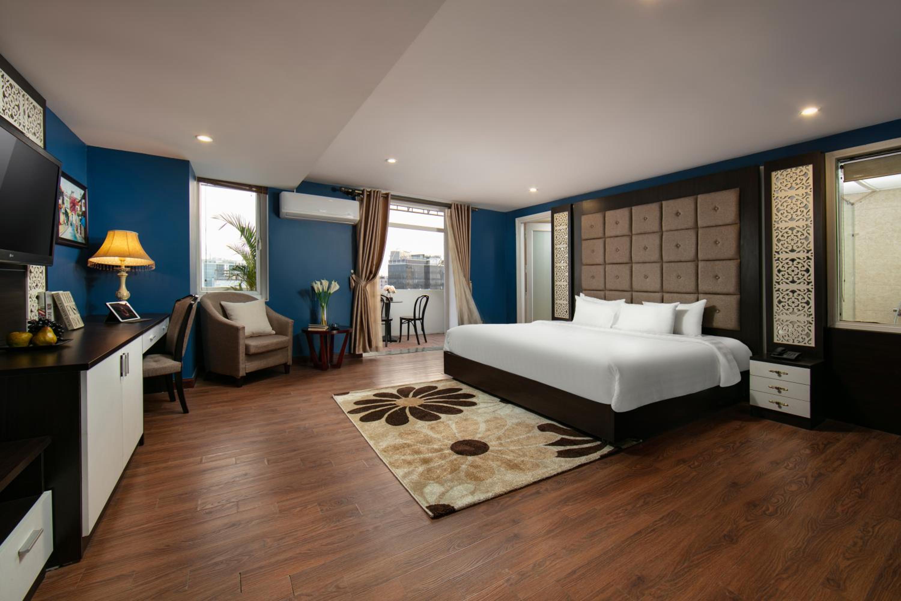 Junior Suite with Balcony