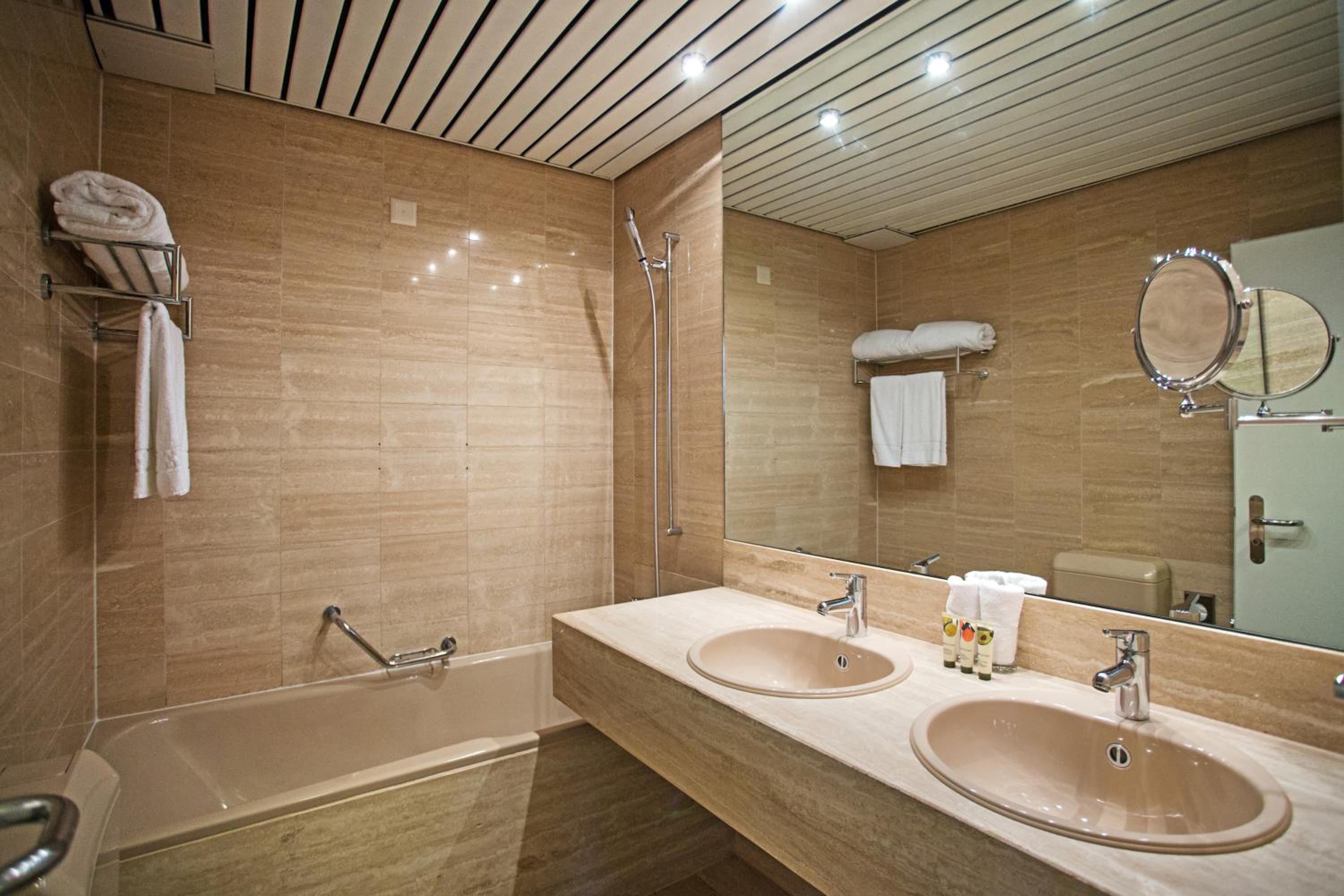 Suite with Lake View