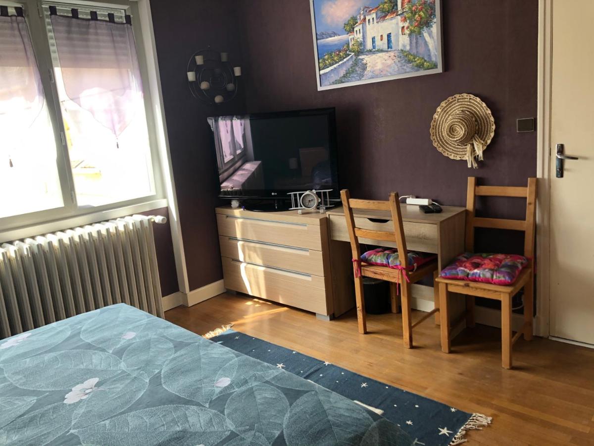 Double Room with Private Bathroom - Photo 2