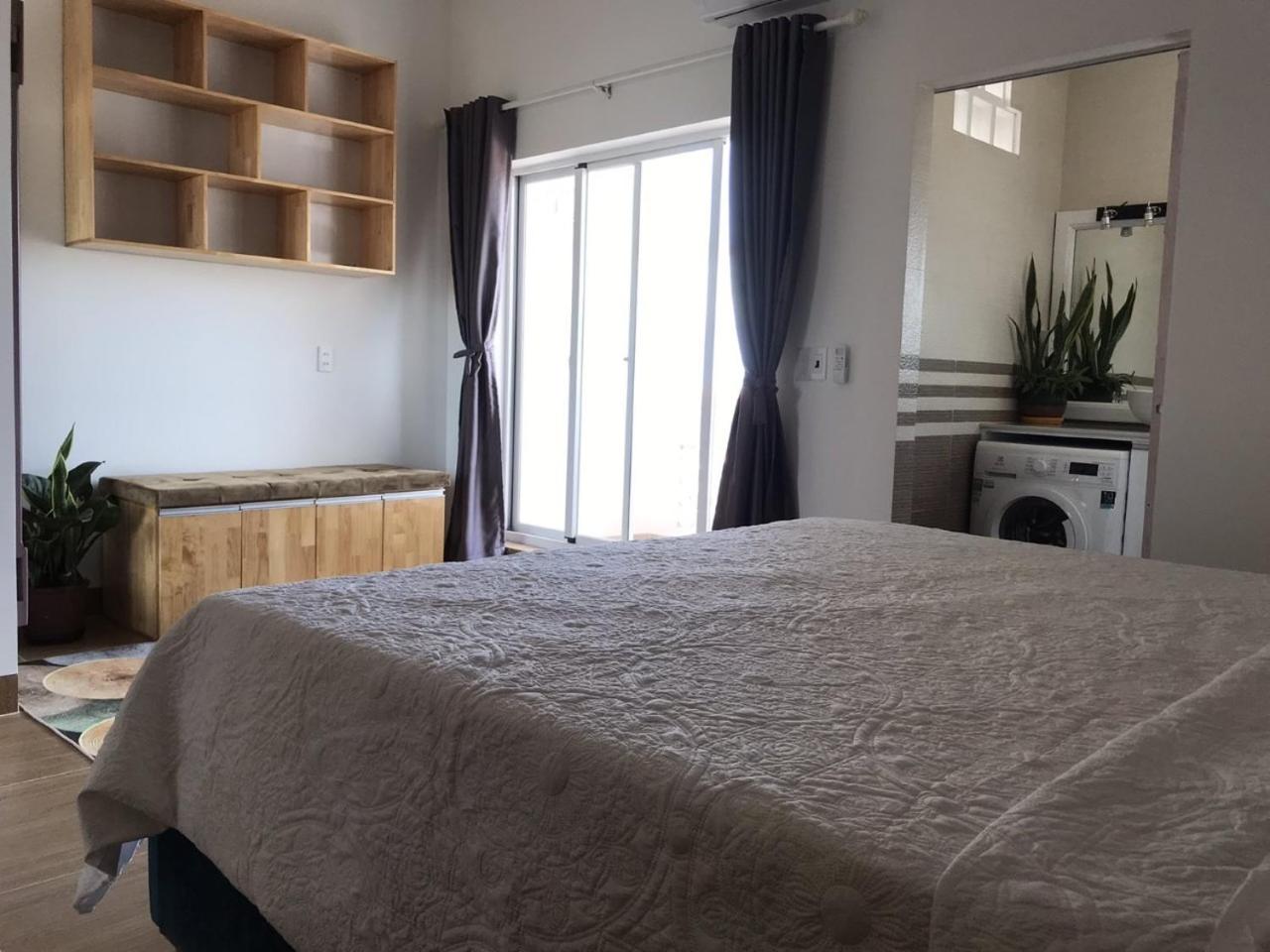 Apartment with Balcony photo 3