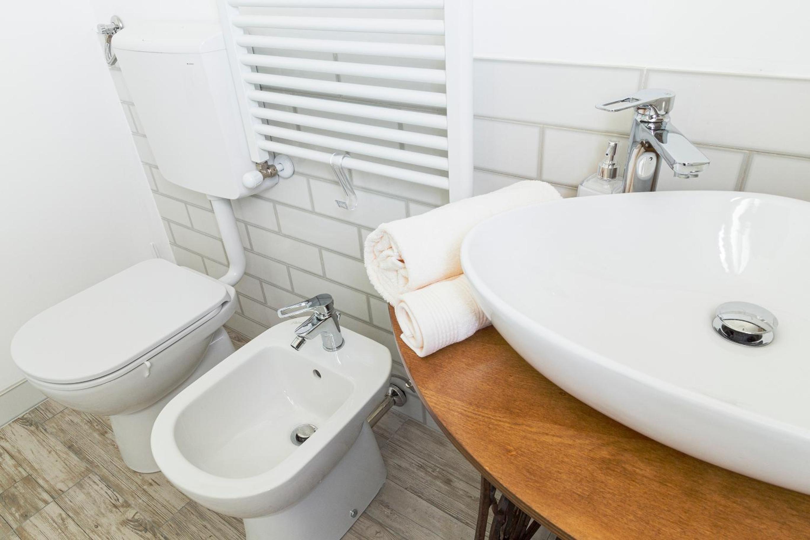 Double Room with Private Bathroom - Photo 4