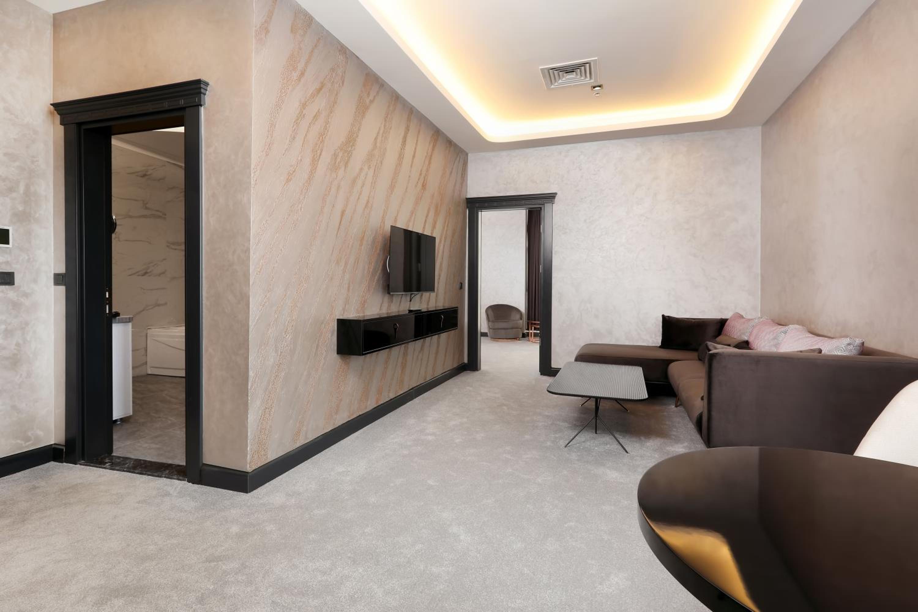 Suite - Photo 6