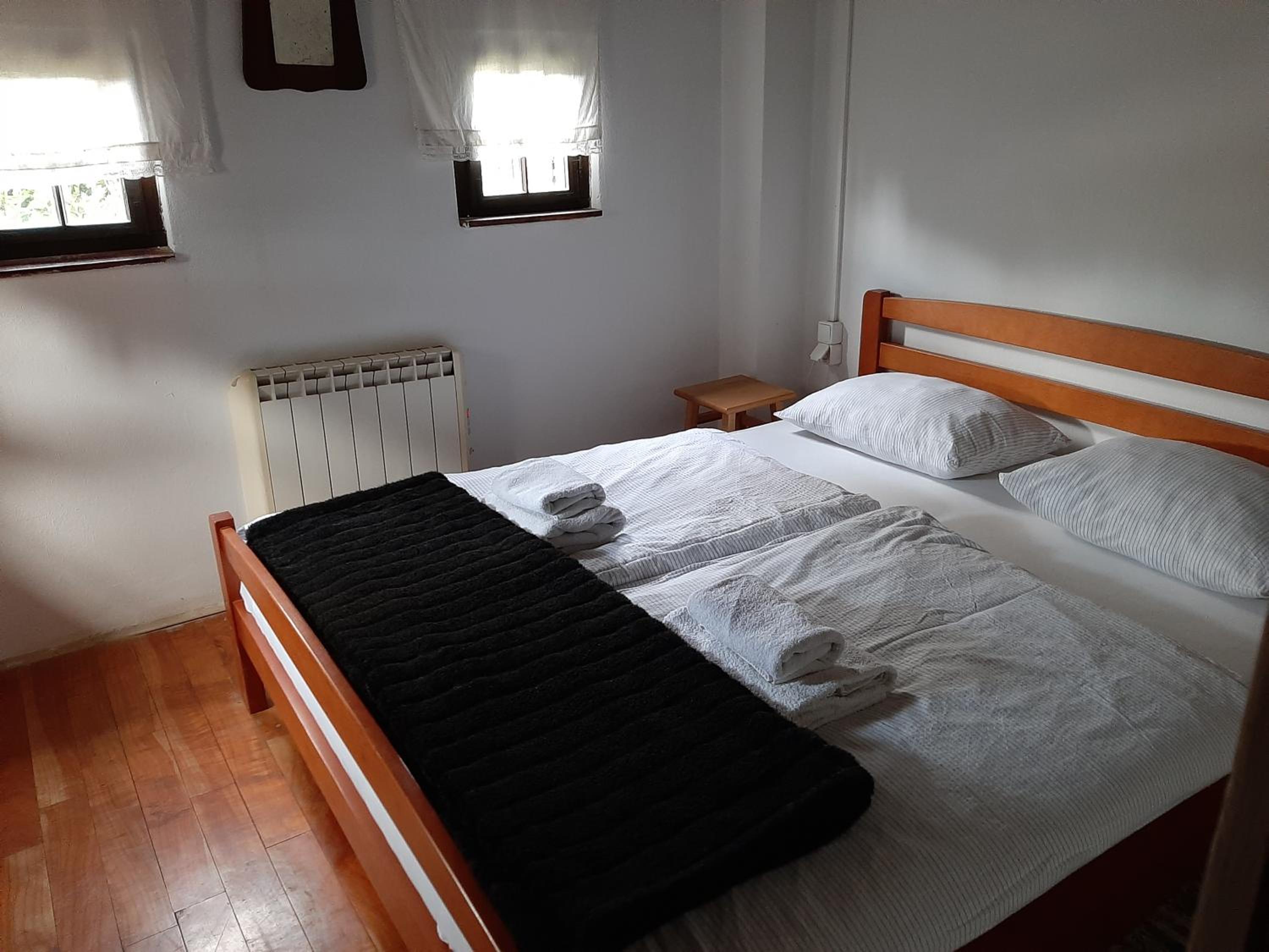 Two-Bedroom House - Photo 1