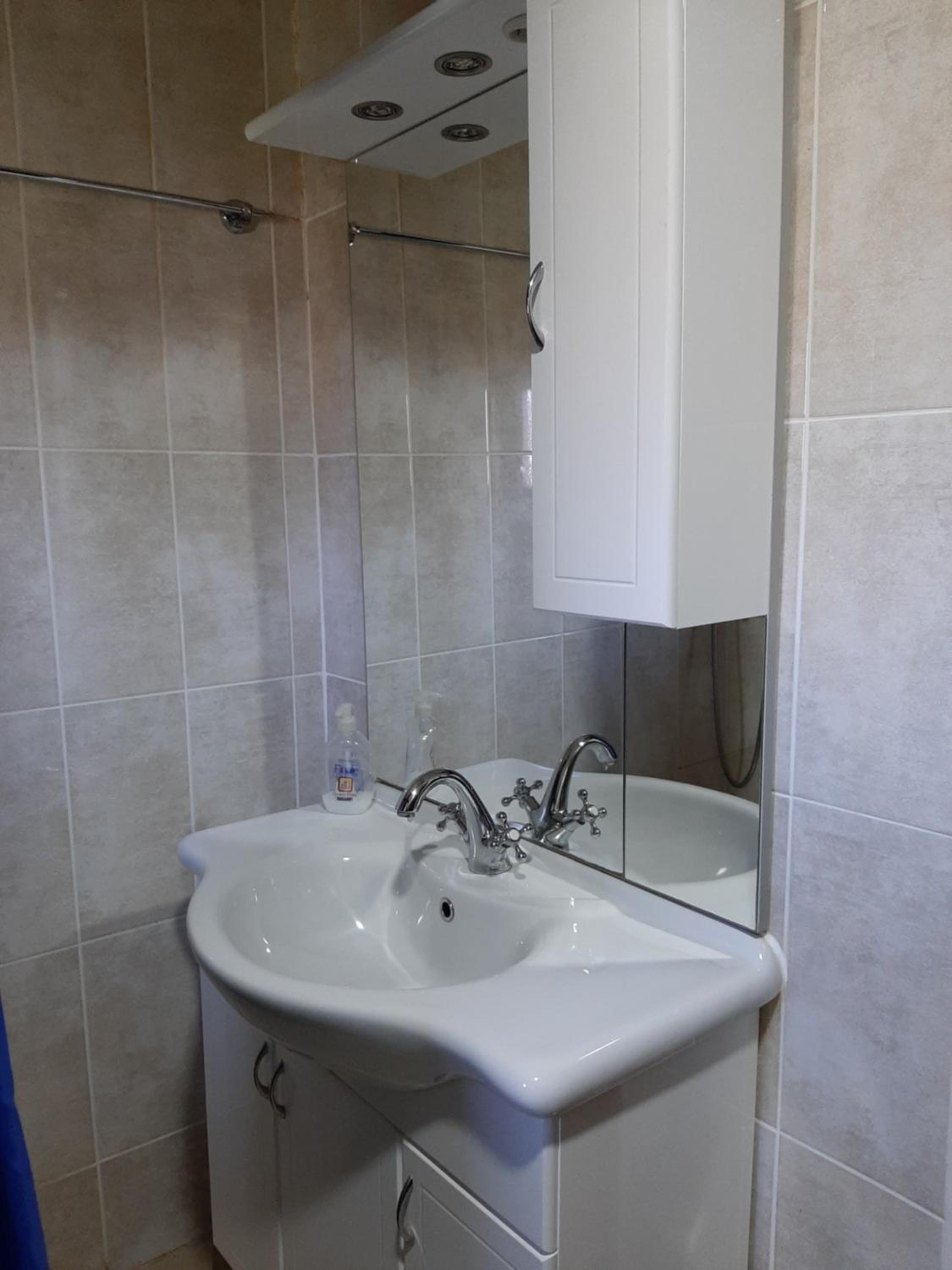 Two-Bedroom House - Photo 6