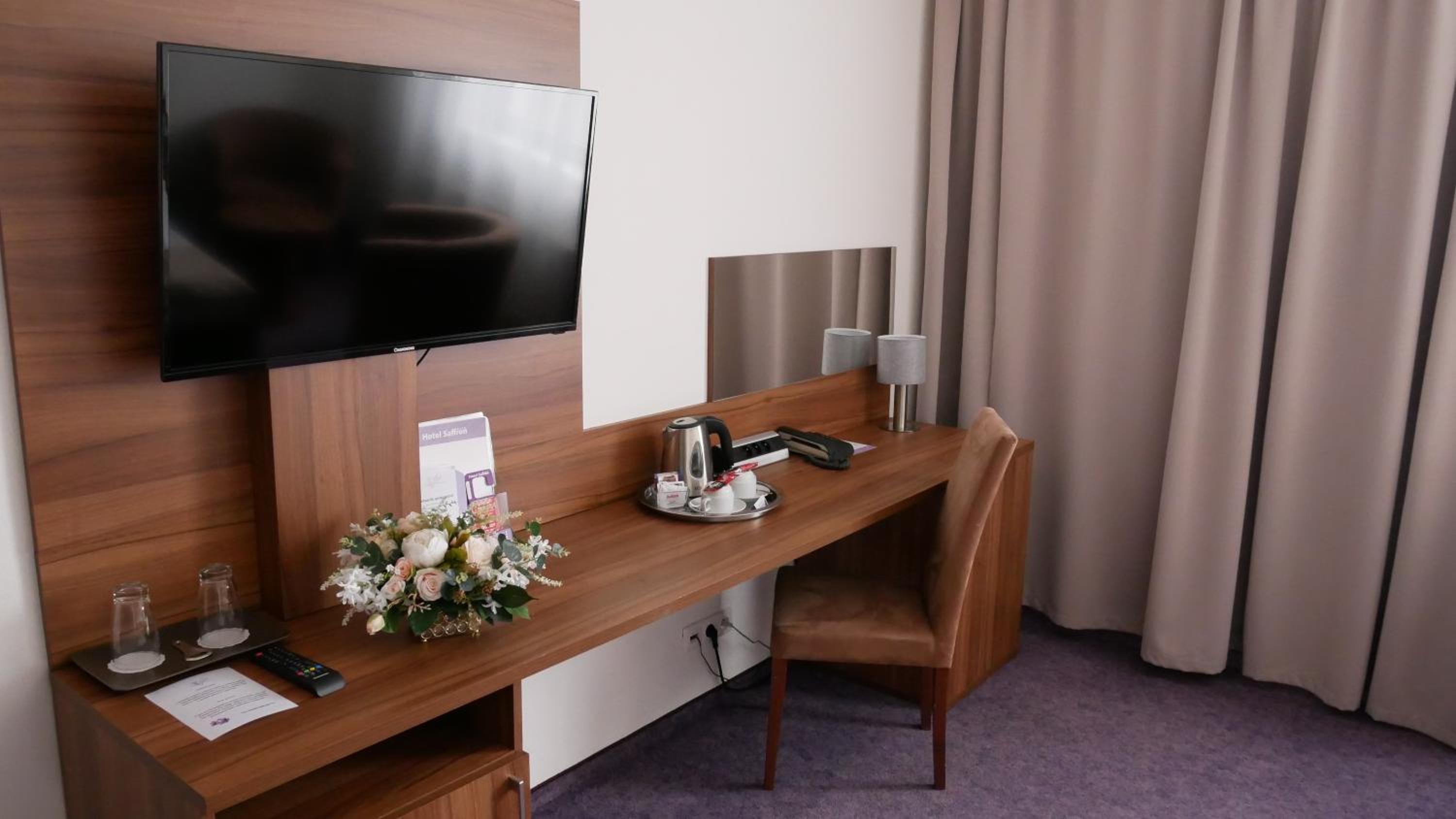 Deluxe Double Room with Free Mini-bar - Refilled Daily photo 3