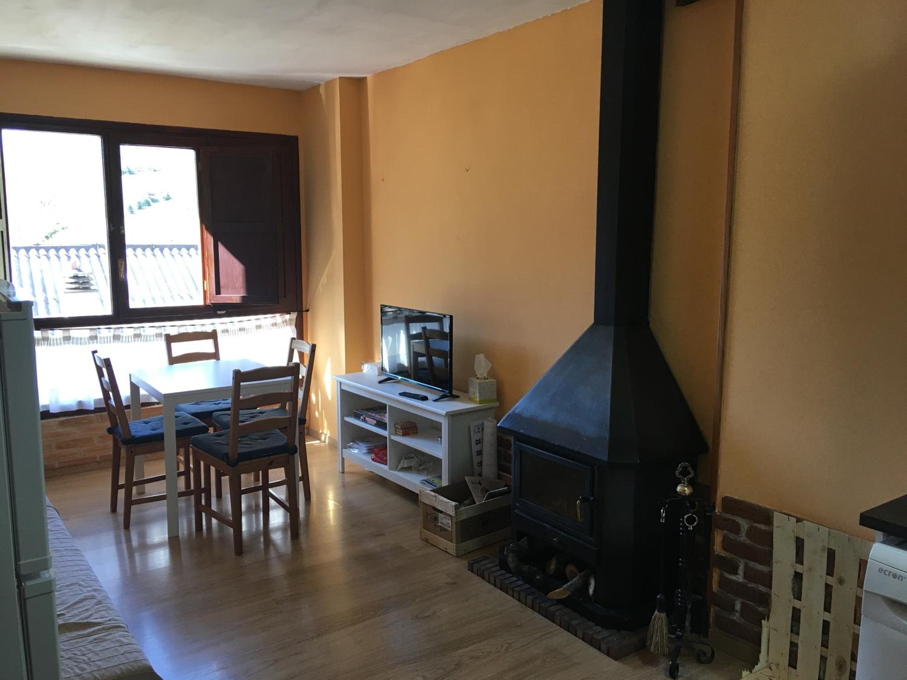 One-Bedroom Apartment - Photo 1