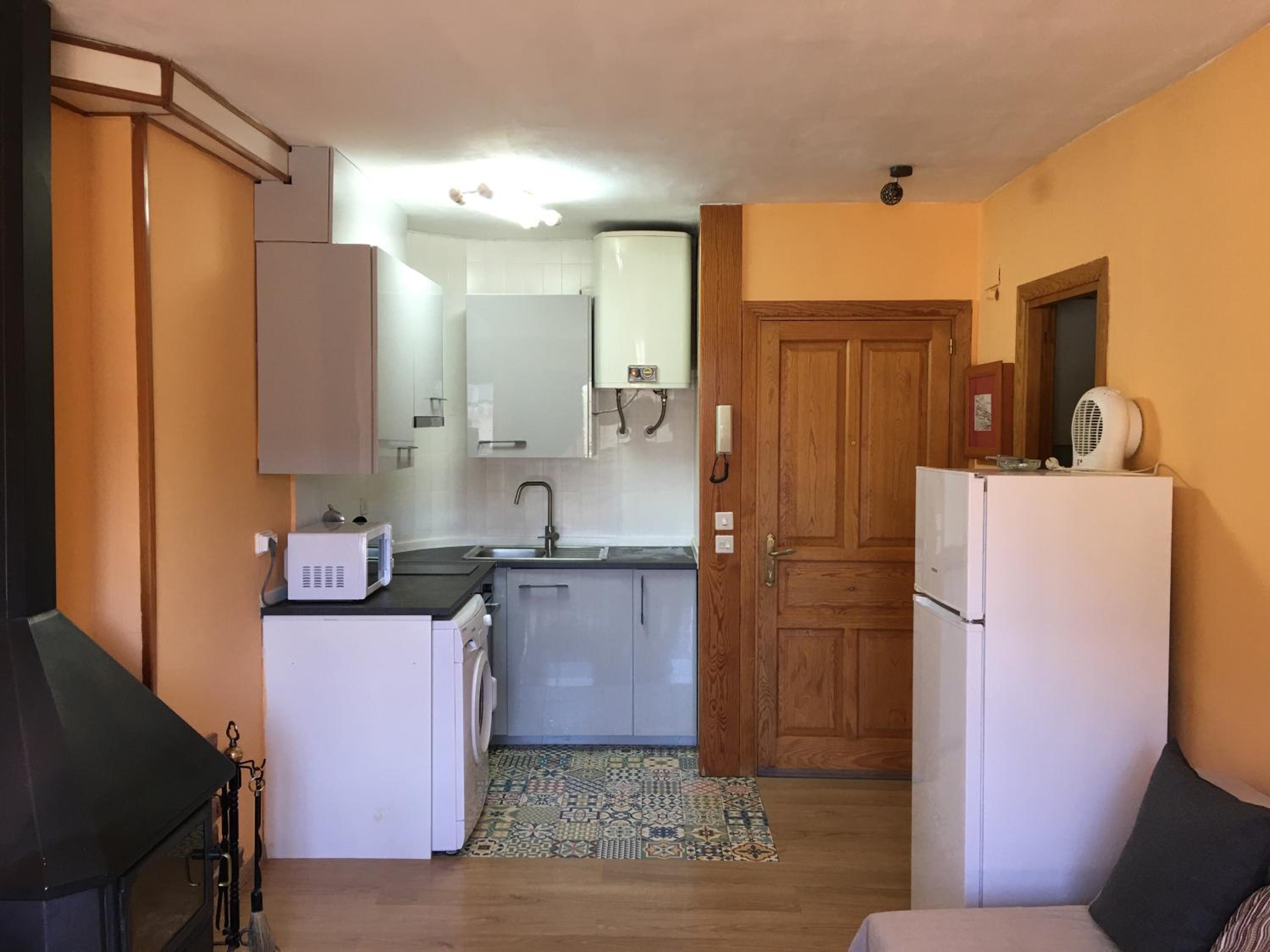 One-Bedroom Apartment - Photo 15