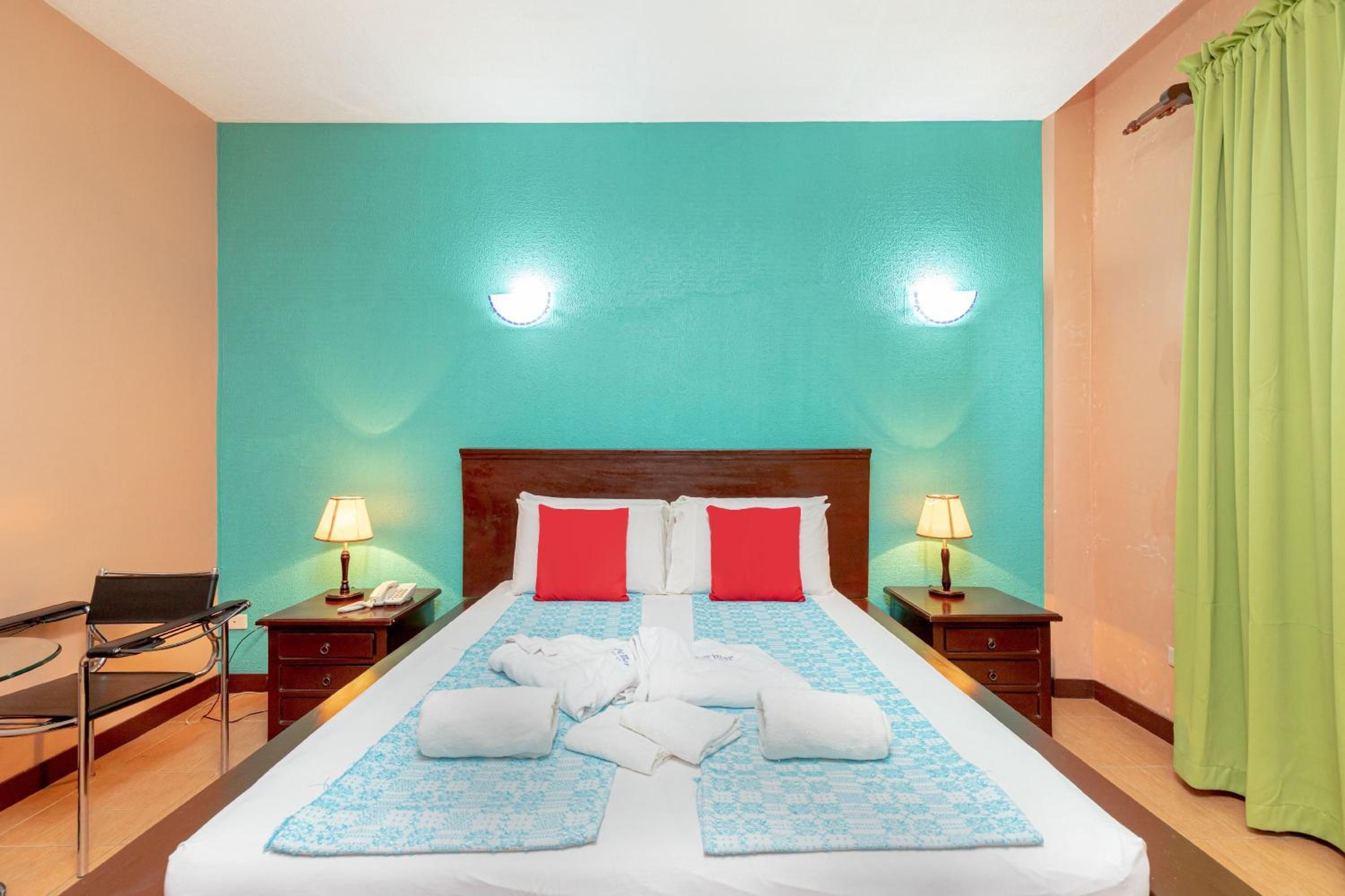 Deluxe Queen Room photo 2