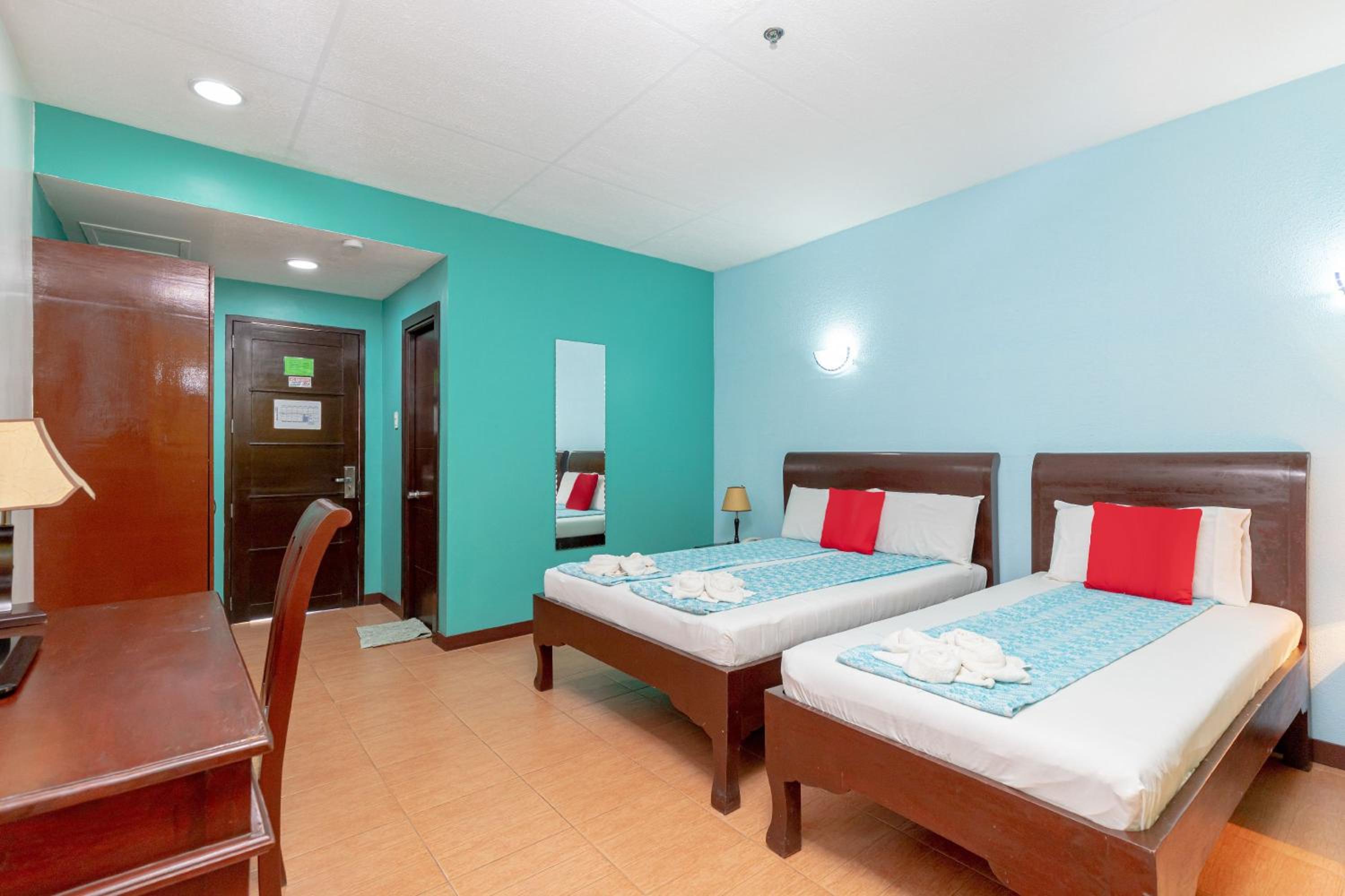 Deluxe Triple Room photo 2