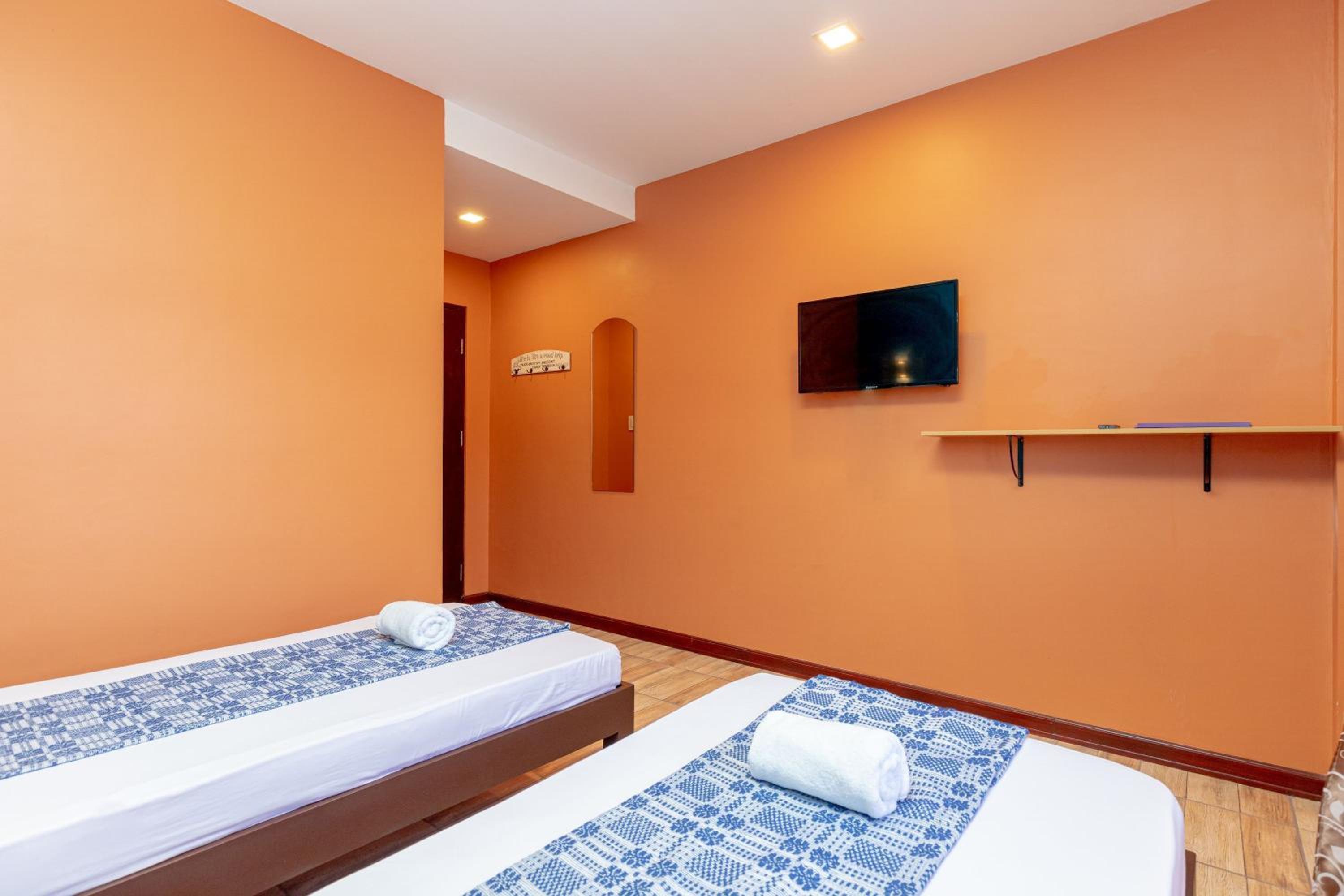 Standard Twin Room photo 3