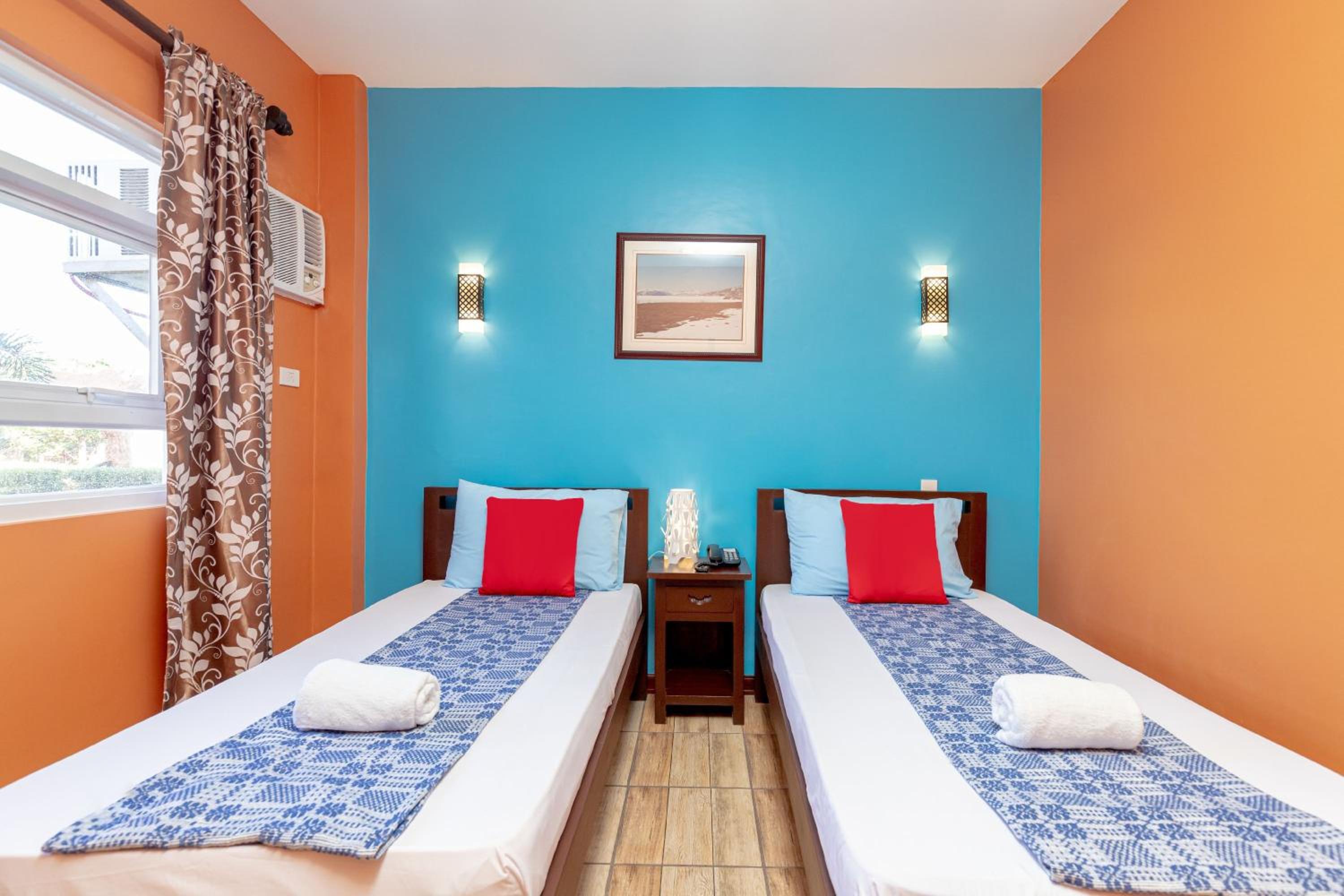 Standard Twin Room photo 2