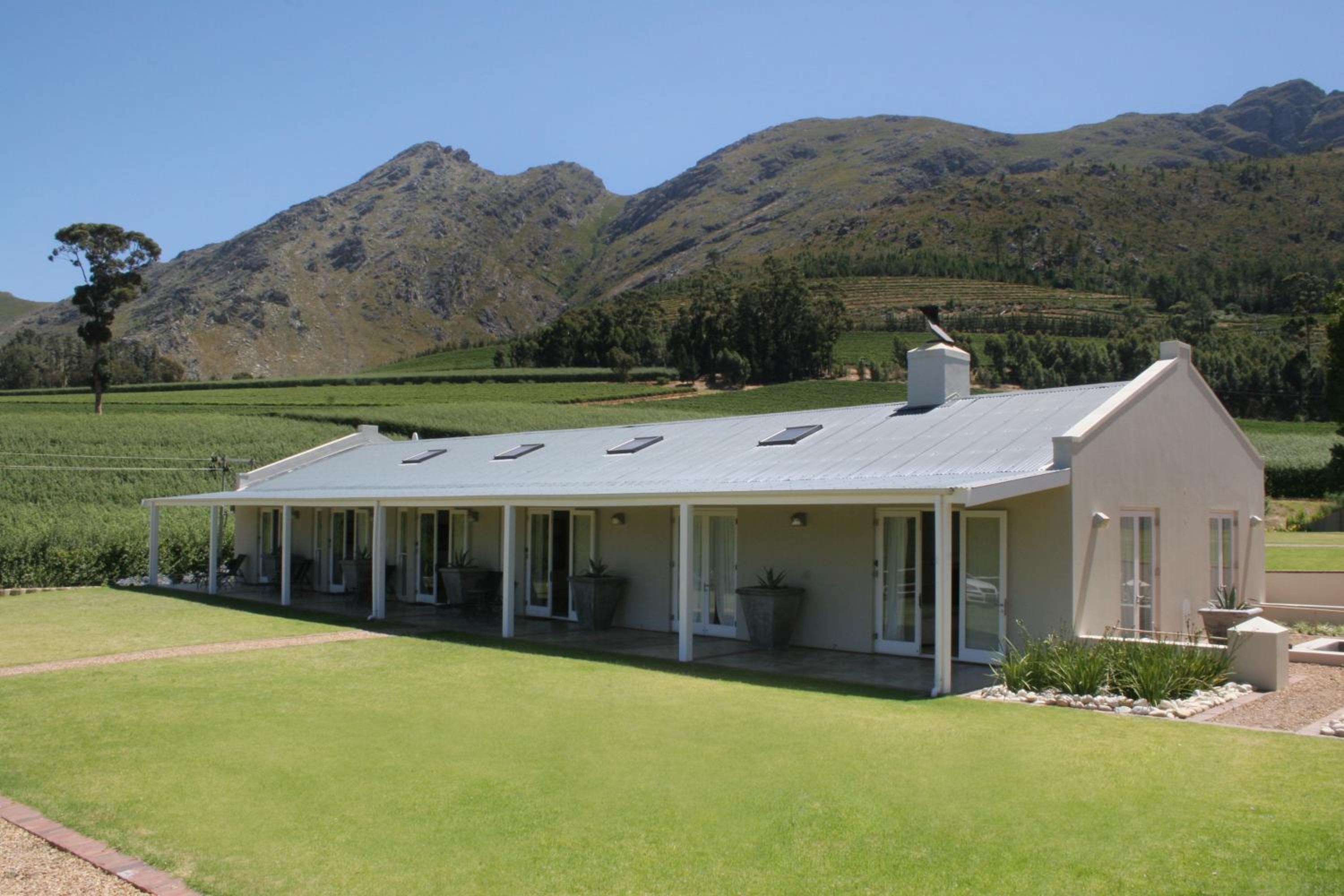 Double Room - Photo 11