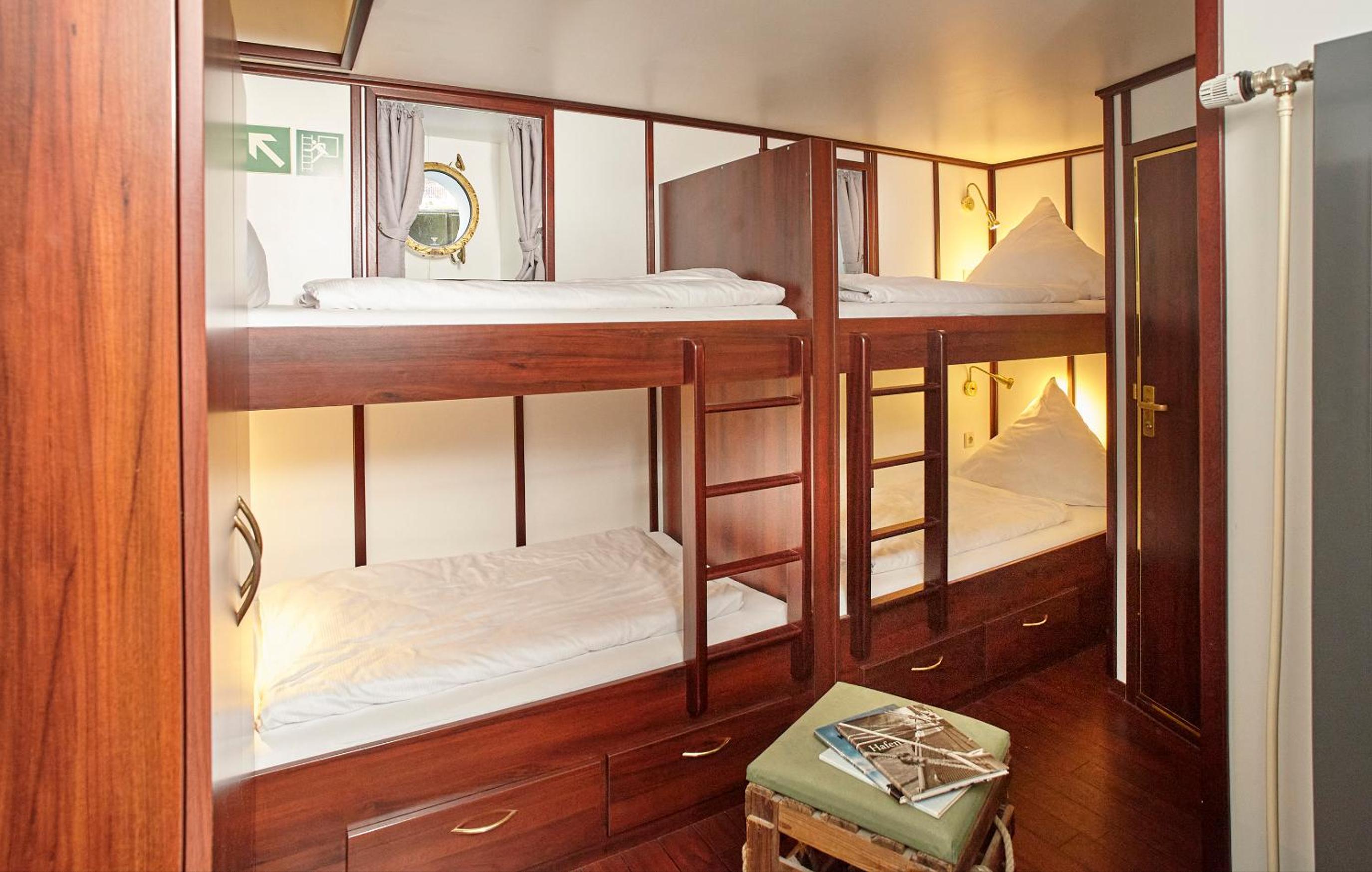 Quadruple Room - Photo 1