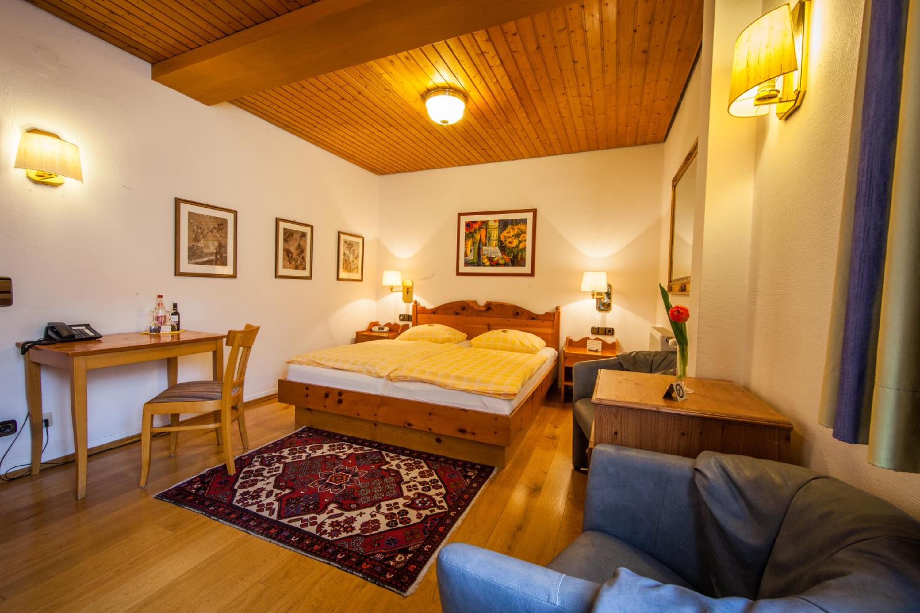 Standard Double Room - Photo 4