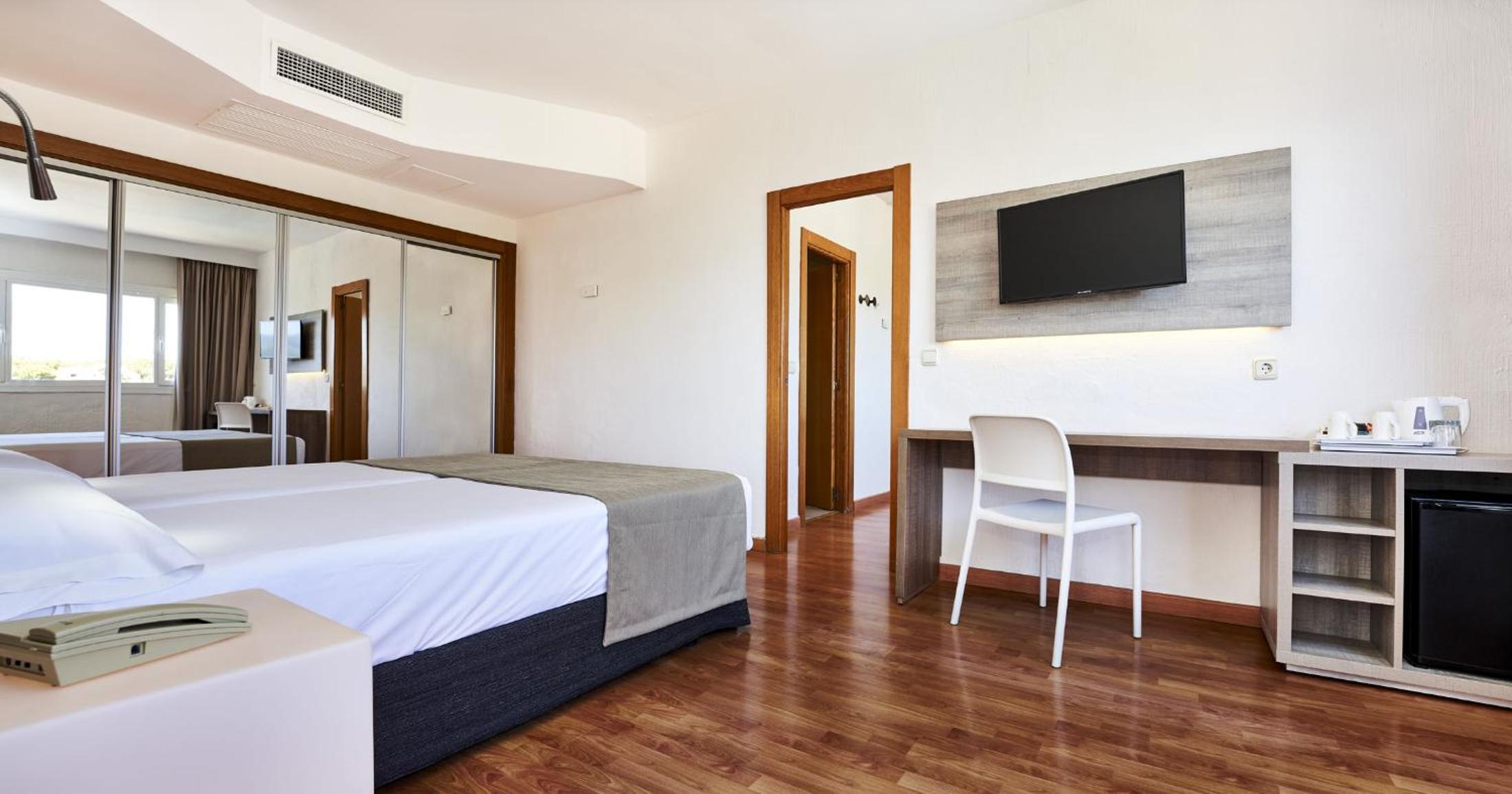 Standard Double Room photo 2
