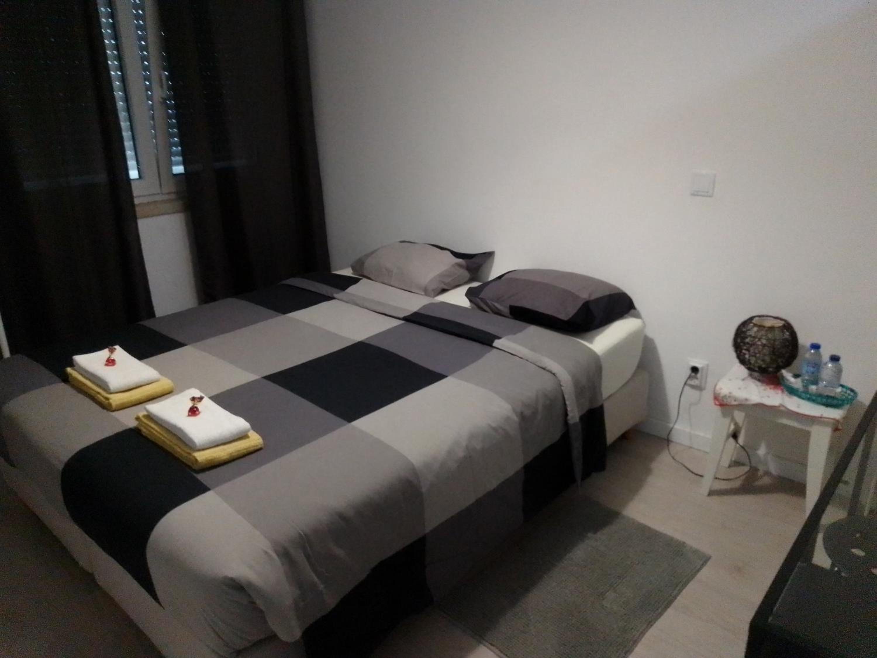 Double or Twin Room with Private Bathroom - Photo 4