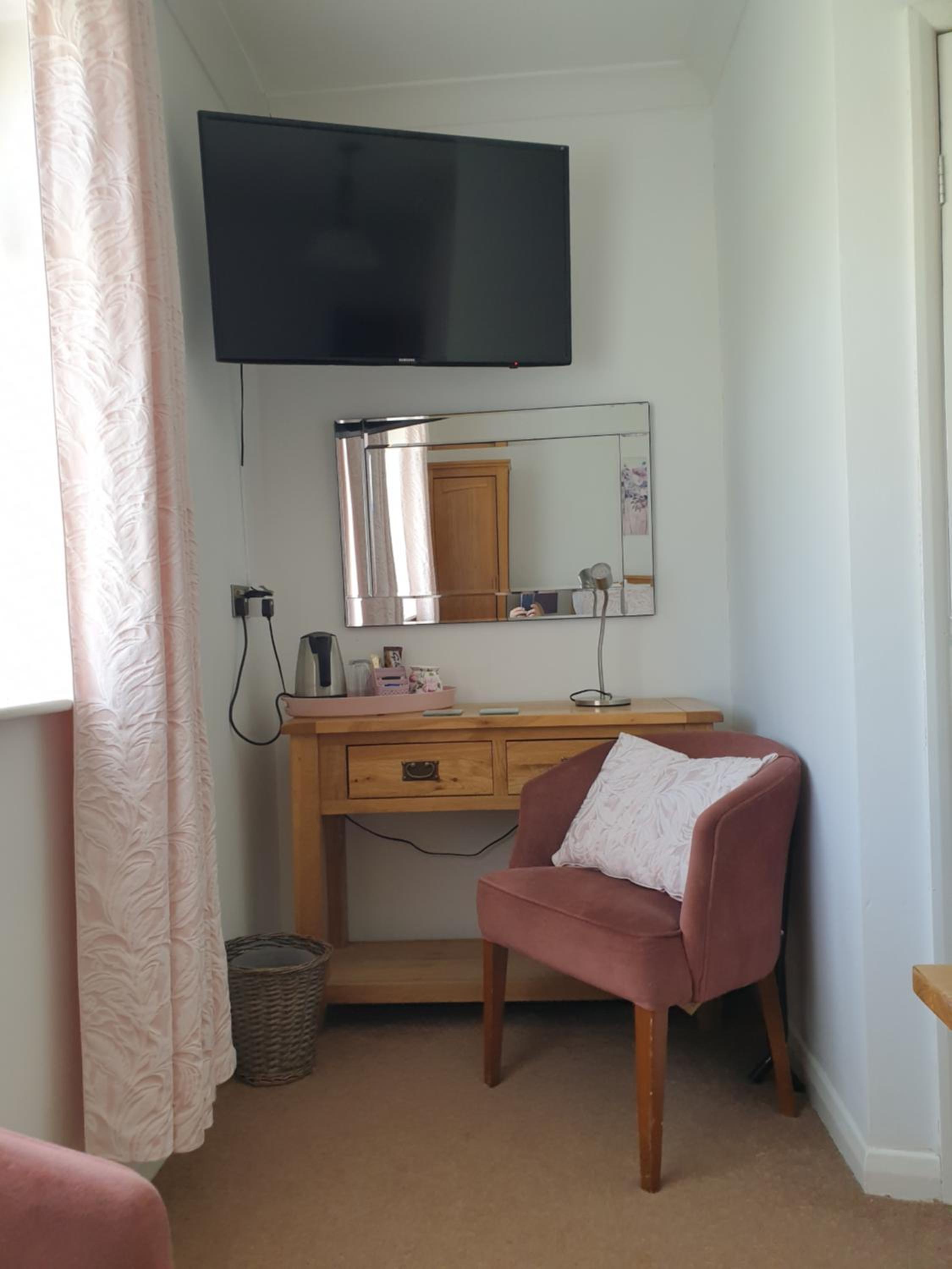 Double Room with Garden View - Photo 2