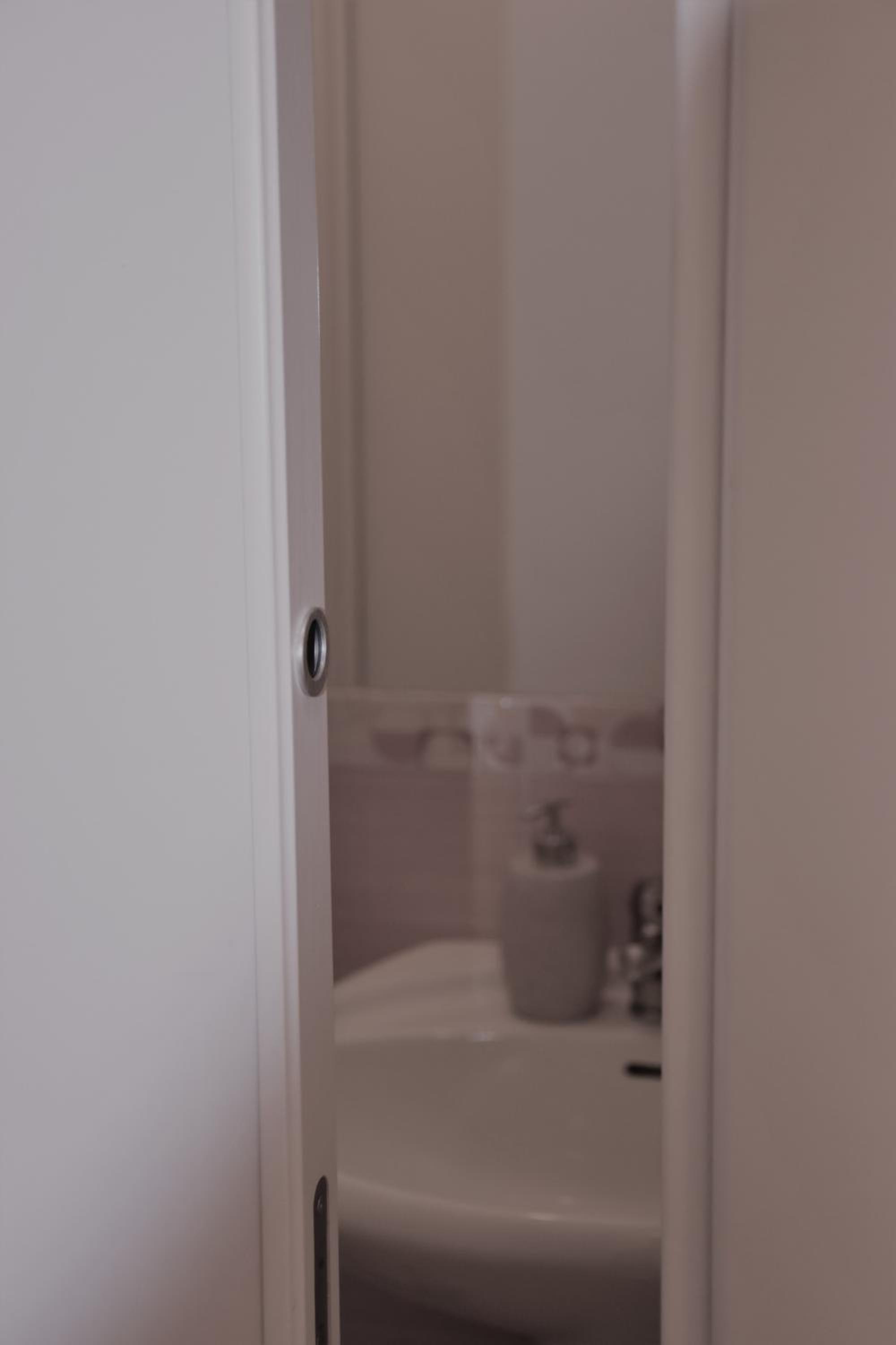 Economy Triple Room photo 2