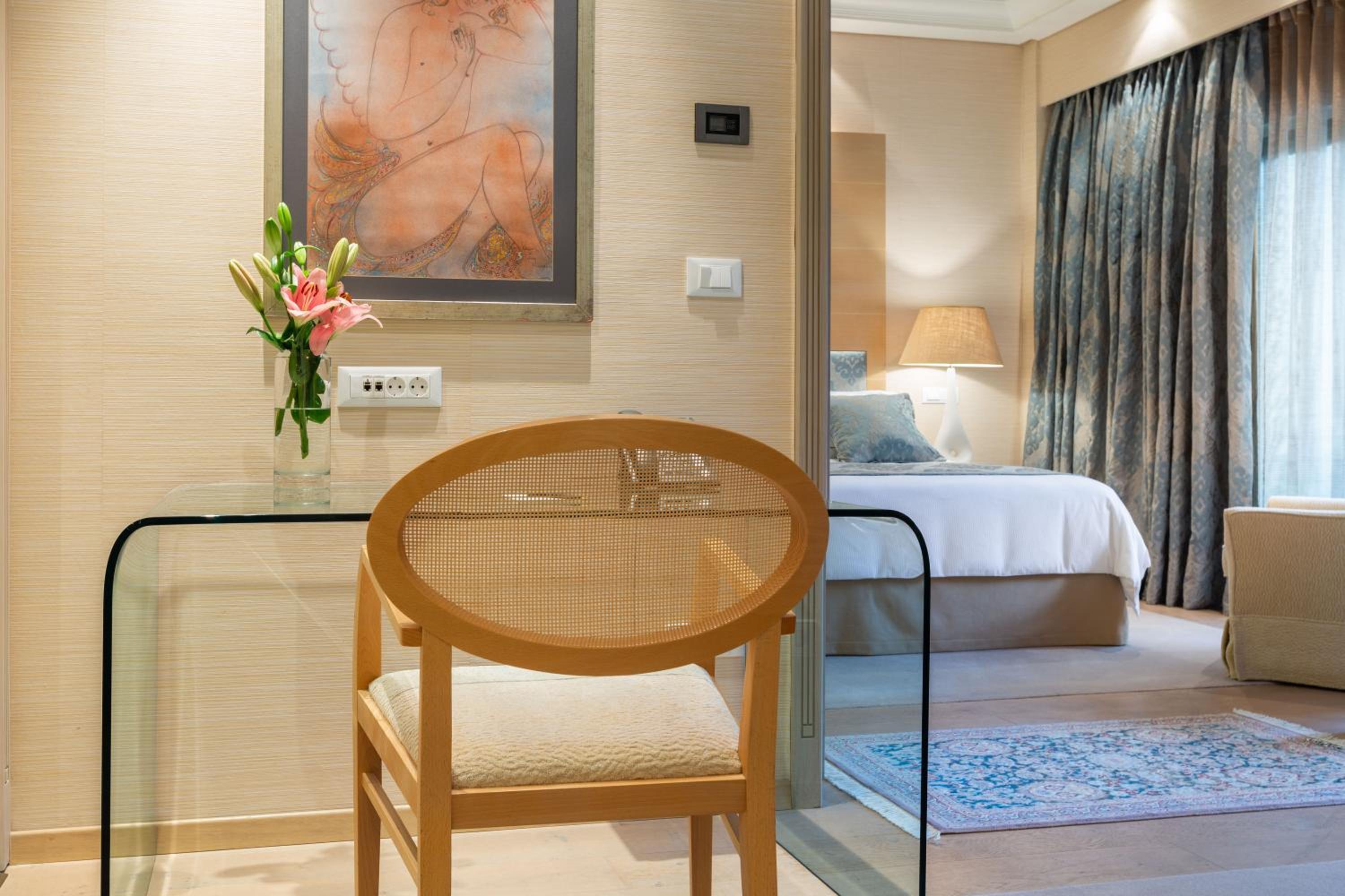 Executive Park Suite - Photo 5