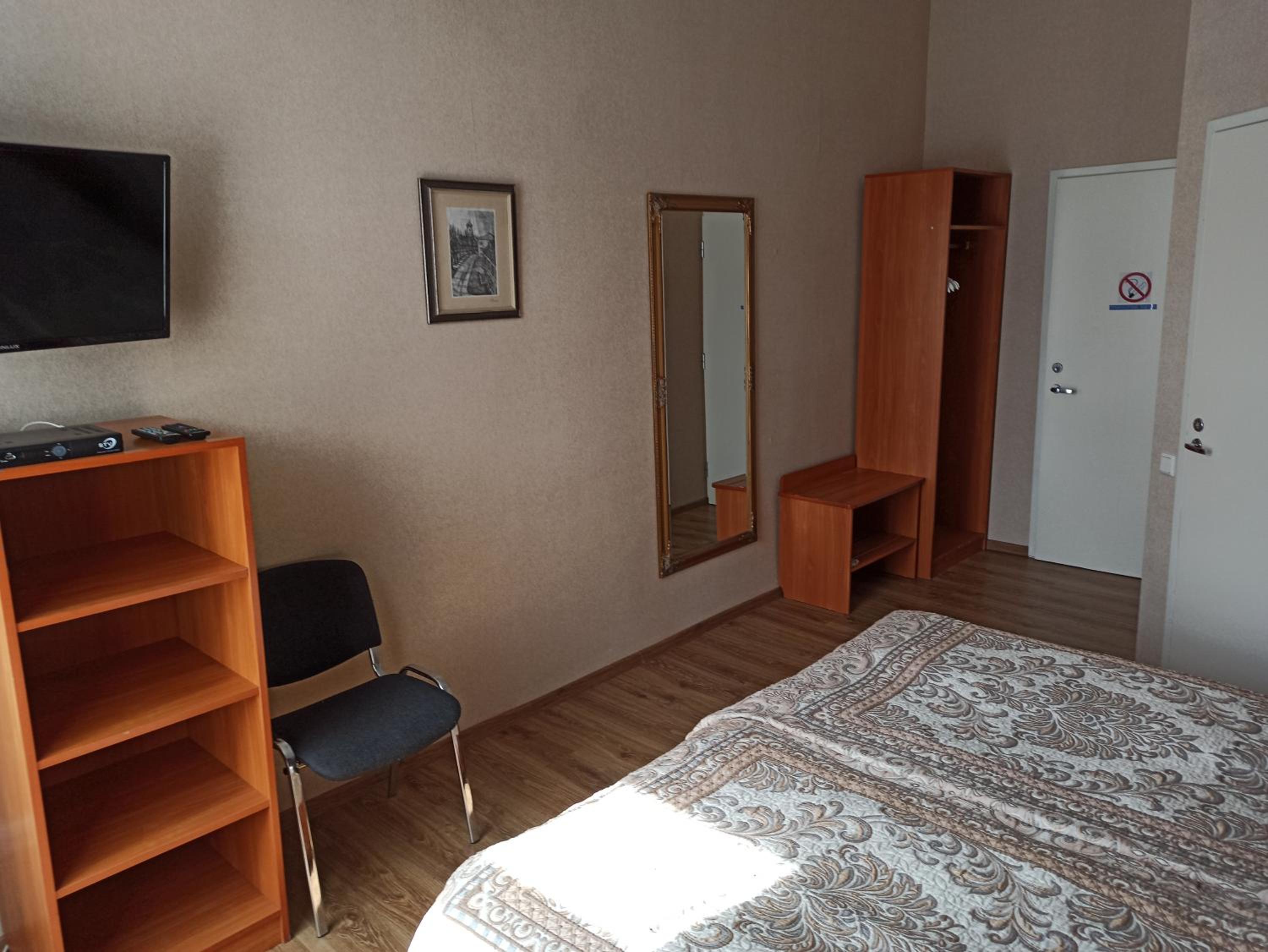 Double or Twin Room - Photo 5