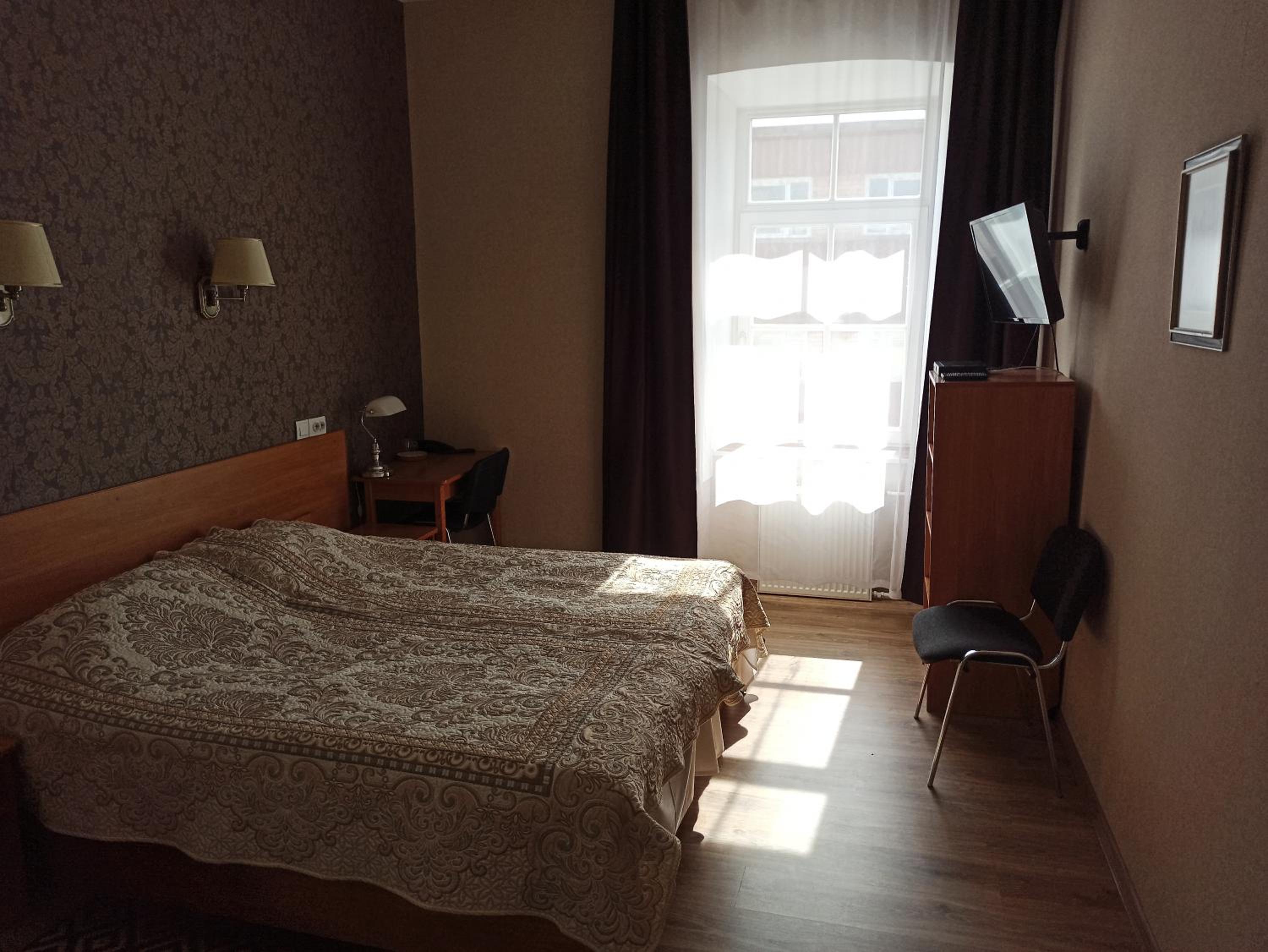 Double or Twin Room - Photo 6