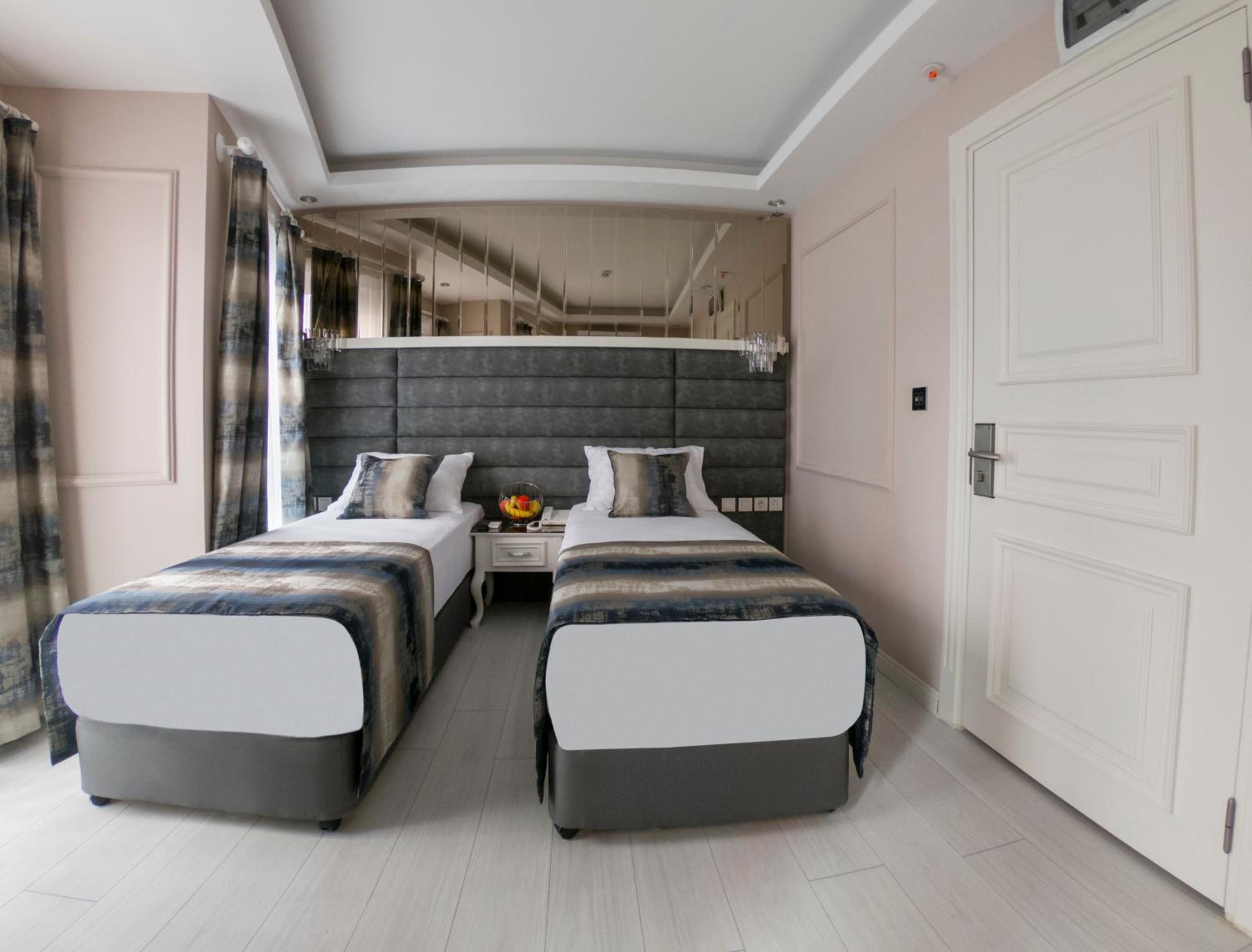 Deluxe Twin Room photo 2