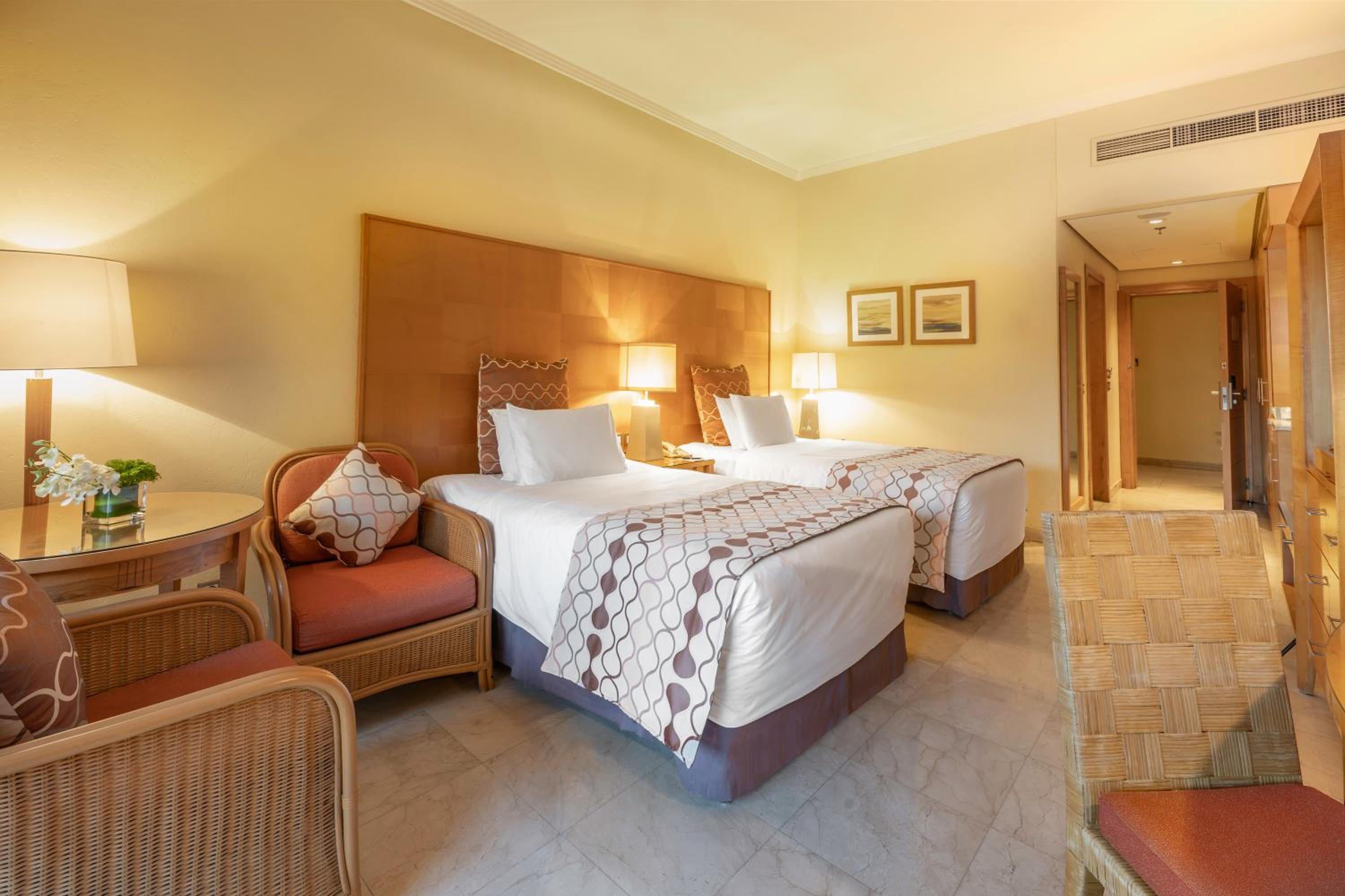 Premium Twin Room with Sea View - Photo 1