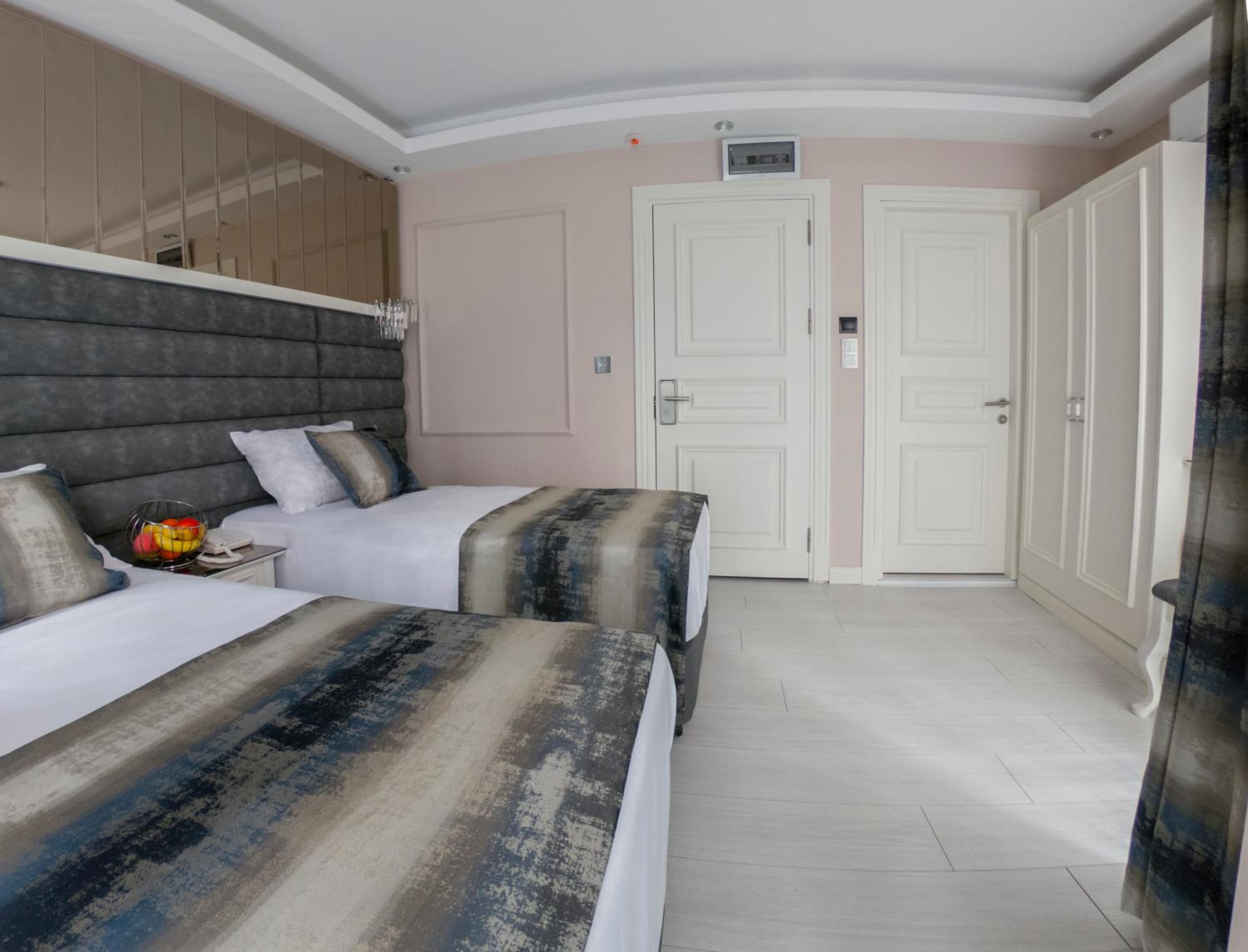 Deluxe Twin Room photo 3