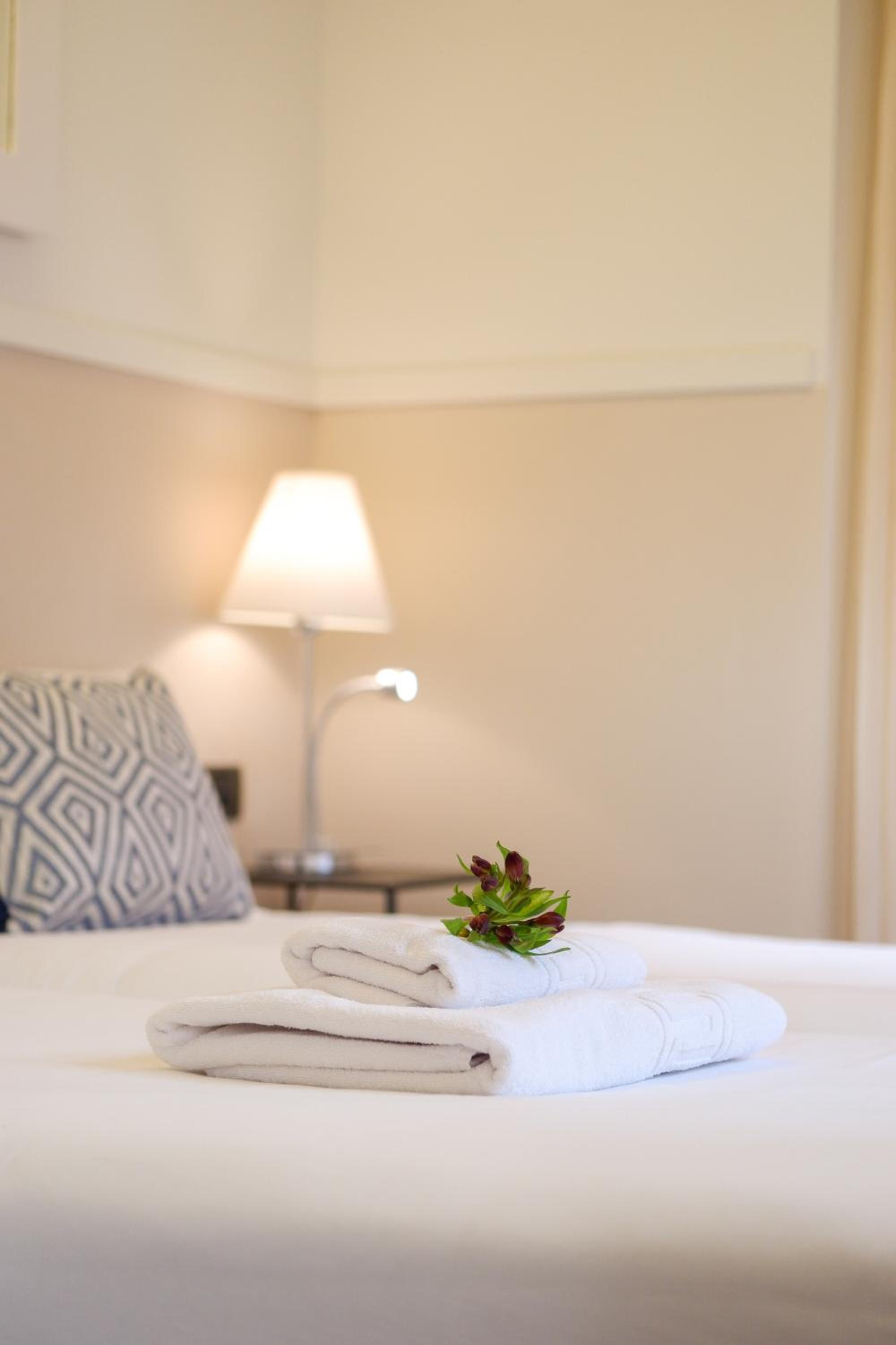 Double or Twin Room - Photo 8