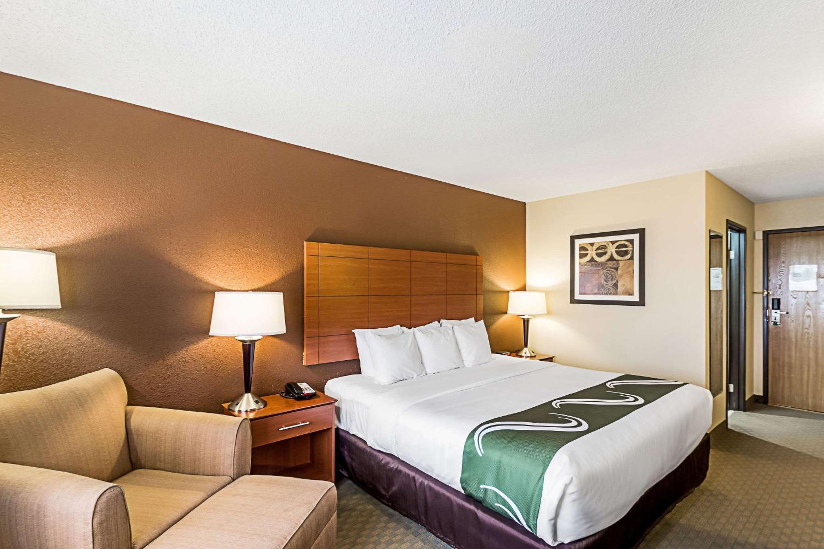 King Room - Non-Smoking - Photo 1