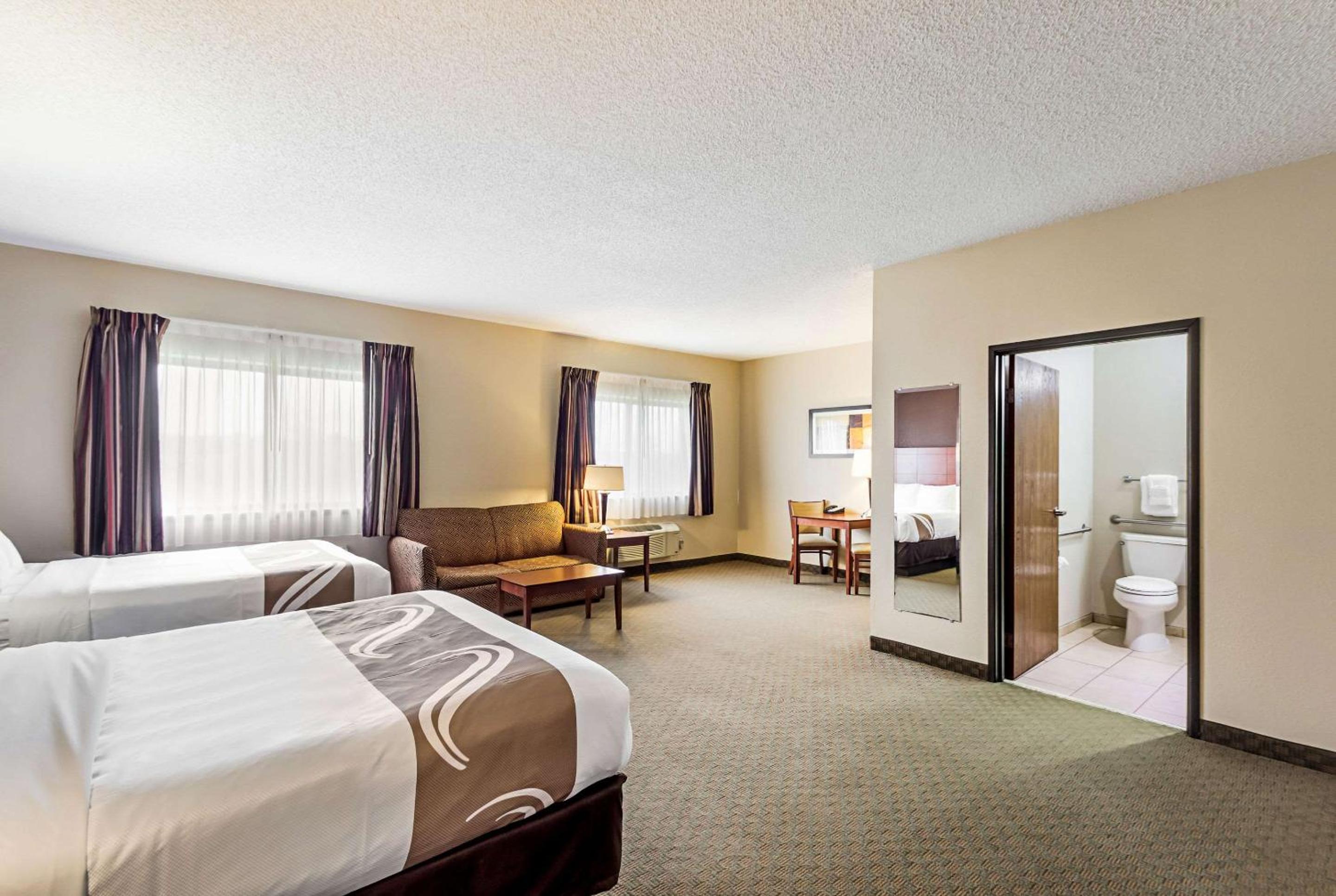 Suite with Two Queen Beds - Accessible/Non-Smoking/No Pets/ With Sofa bed - Photo 2